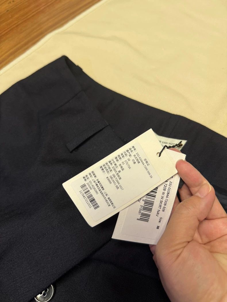 Dries Van Noten dries van noten size:38 Grey skirt 2505-Nextarrow Size 42" / US 20 - 6 Thumbnail