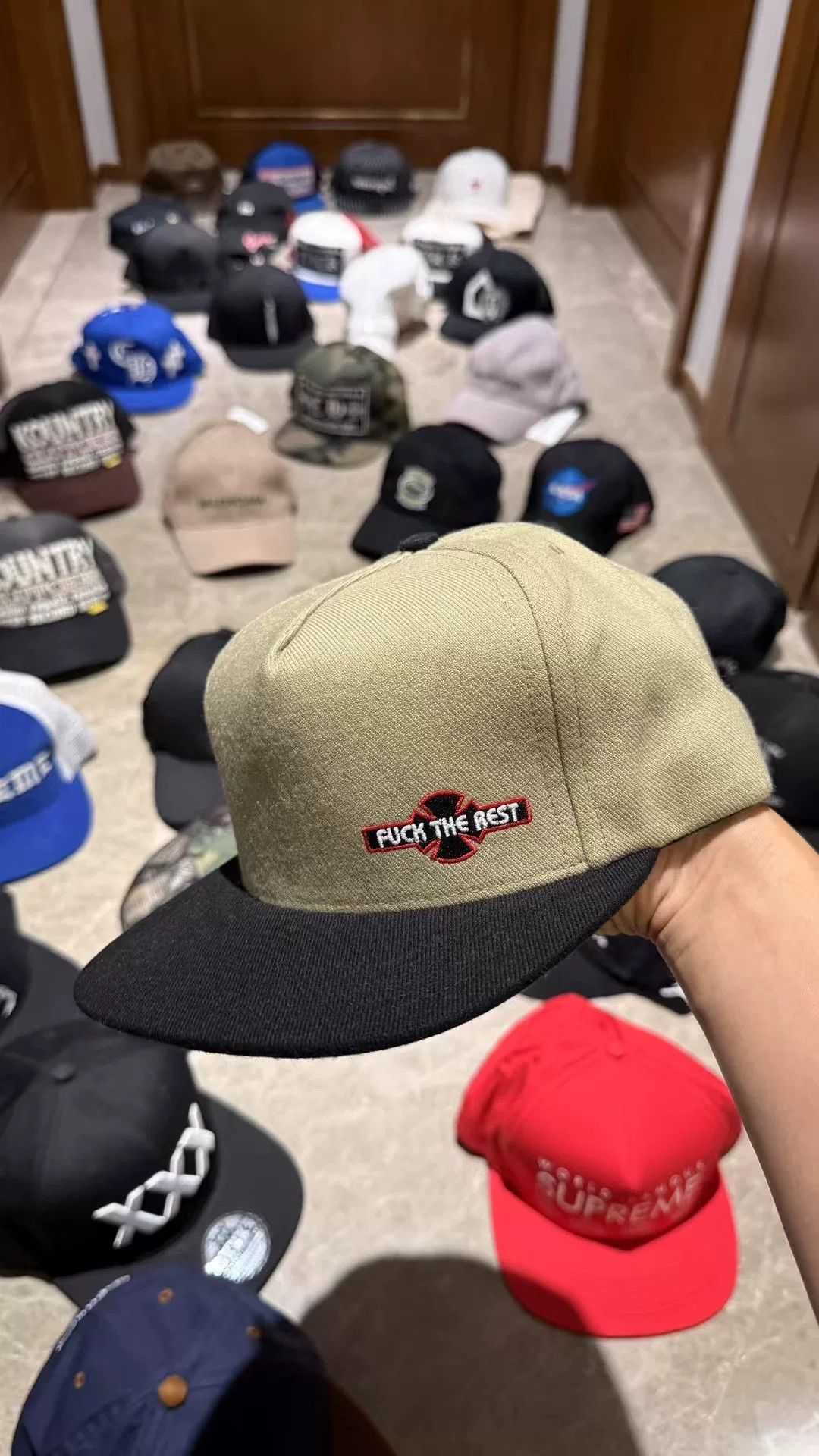 Supreme Supreme Beige Hat M Men Size ONE SIZE - 1 Thumbnail