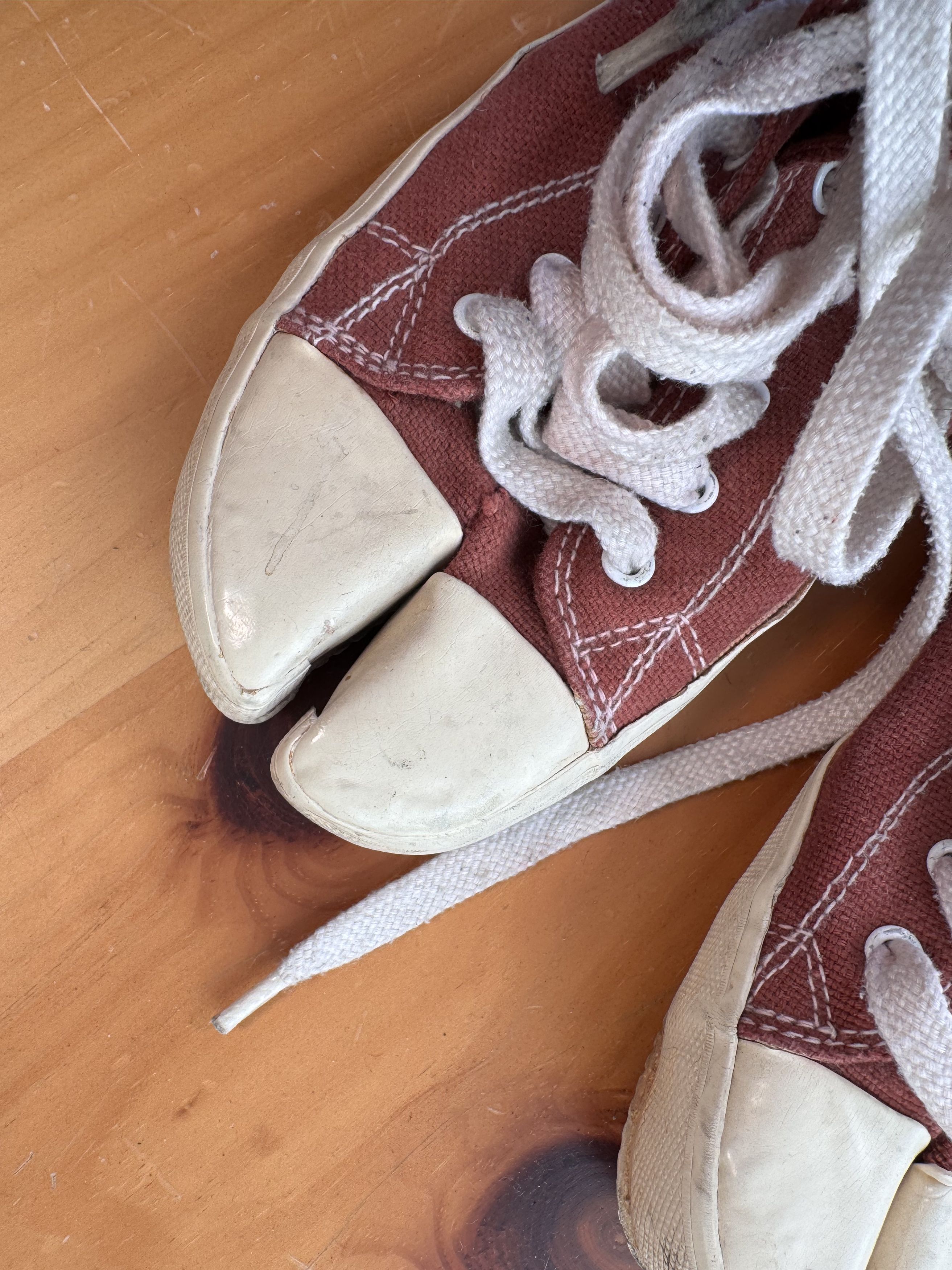 Maison Margiela SS08 Margiela RARE OG Tabi Hightop Converse MM6 red Size US 7 / EU 40 - 2 Thumbnail