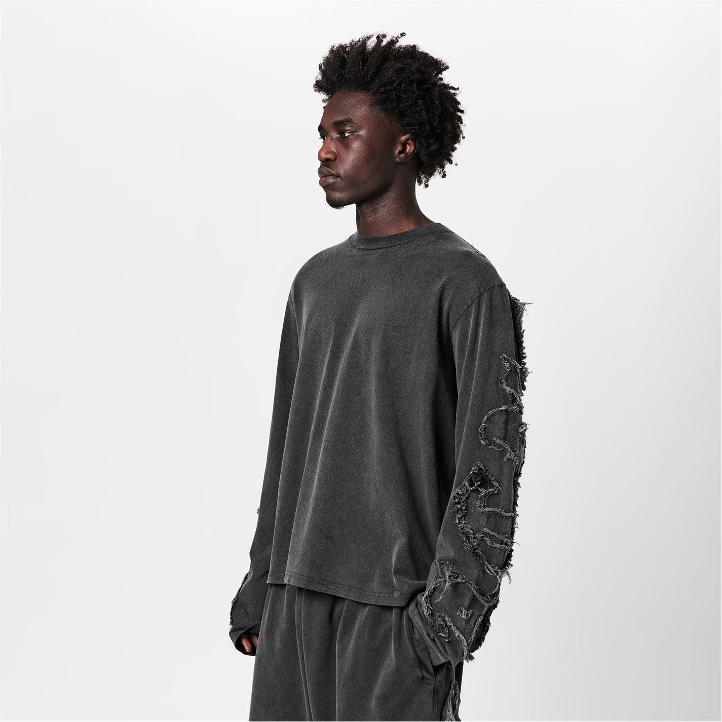 Acne Studios o1g2r1mq0825 Goth Logo T-Shirt in Black Size US M / EU 48-50 / 2 - 3 Thumbnail