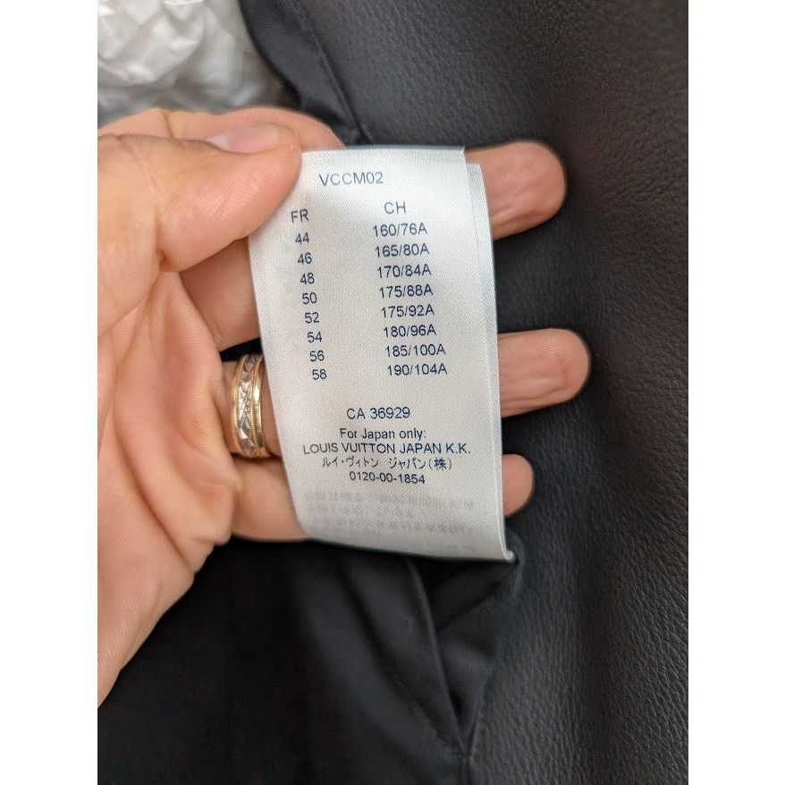 Louis Vuitton o1rshd1 Monogram Embossed Utility Black Leather Jacket Black Size US M / EU 48-50 / 2 - 20 Thumbnail