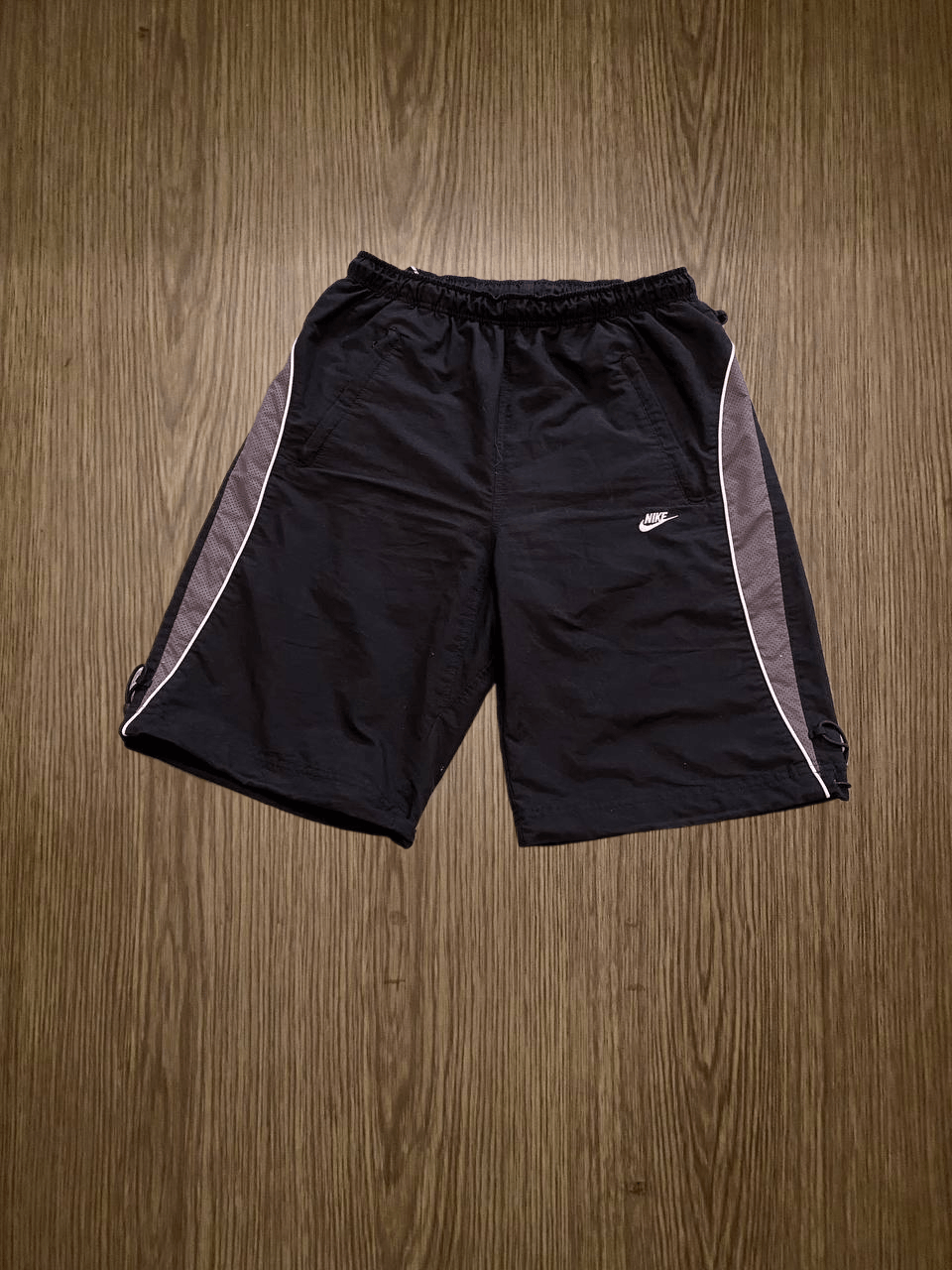 Nike Vintage Nike shorts streetwear swoosh casual y2k Size US 32 / EU 48 - 1 Thumbnail