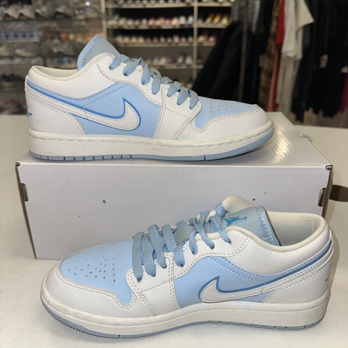 Jordan Brand × Nike Size 6W (4.5M) - Nike Air Jordan 1 Low SE Reverse Ice Blue Size US 6 / IT 36 - 2 Thumbnail