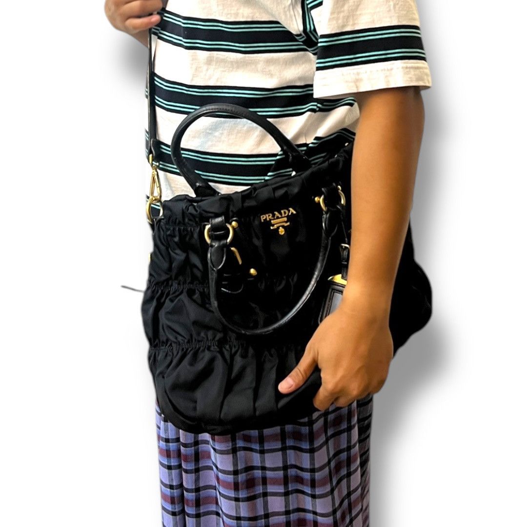 Prada AUTHENTIC PRADA TESSUTO NYLON GAUFRE 2 WAYS SHOULDER BAG Size ONE SIZE - 15 Thumbnail
