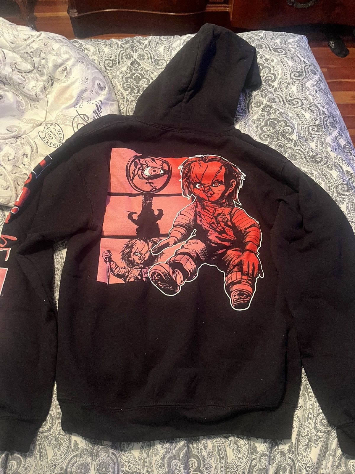 Other Chucky “let’s be friends” hoodie from HHN2023 Size US S / EU 44-46 / 1 - 3 Thumbnail