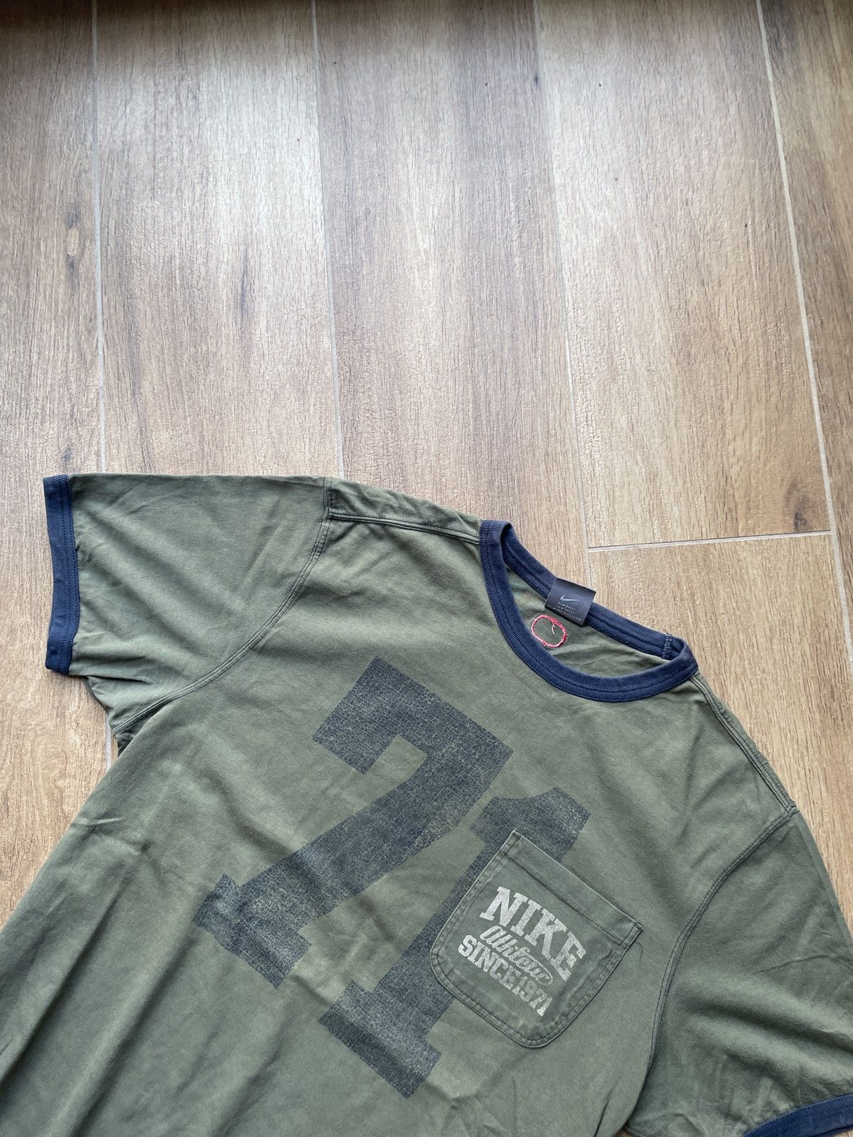 Nike Nike Vintage T-Shirt Big Logo #71 Japanese Avant Garde Y2K Size US M / EU 48-50 / 2 - 5 Thumbnail
