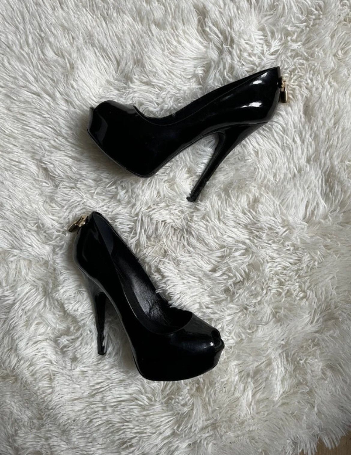 Louis Vuitton Louis Vuitton lock edition heels Size US 8 / IT 38 - 1 Thumbnail