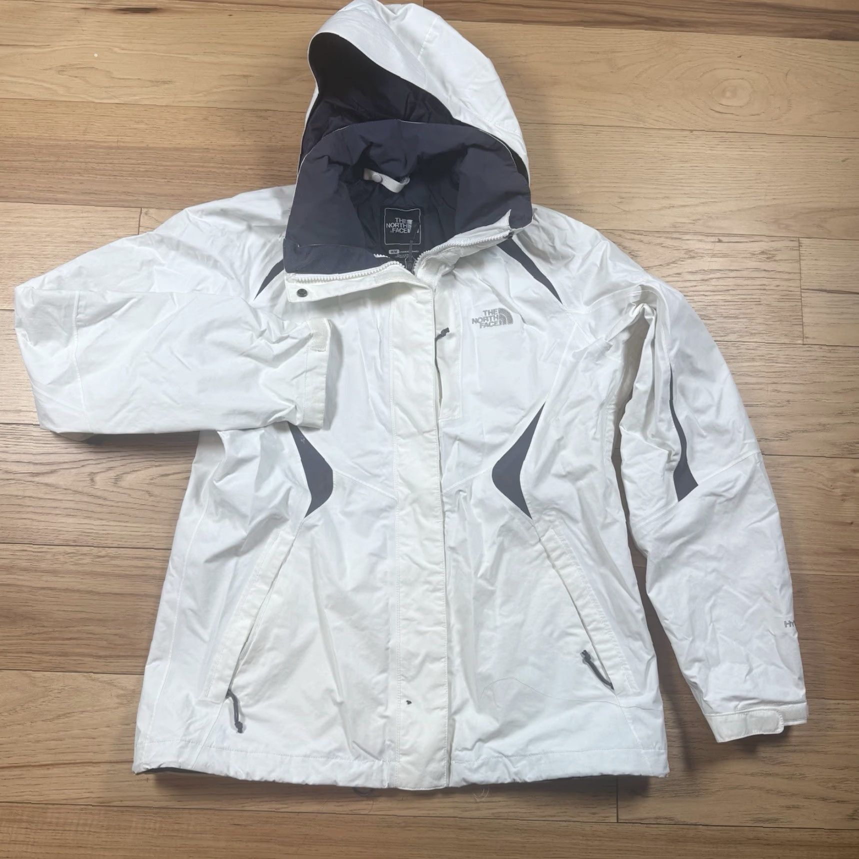 The North Face VINTAGE North Face Hooded Jacket Windbreaker Triclimate White Womens Medium Size M / US 6-8 / IT 42-44 - 2 Thumbnail