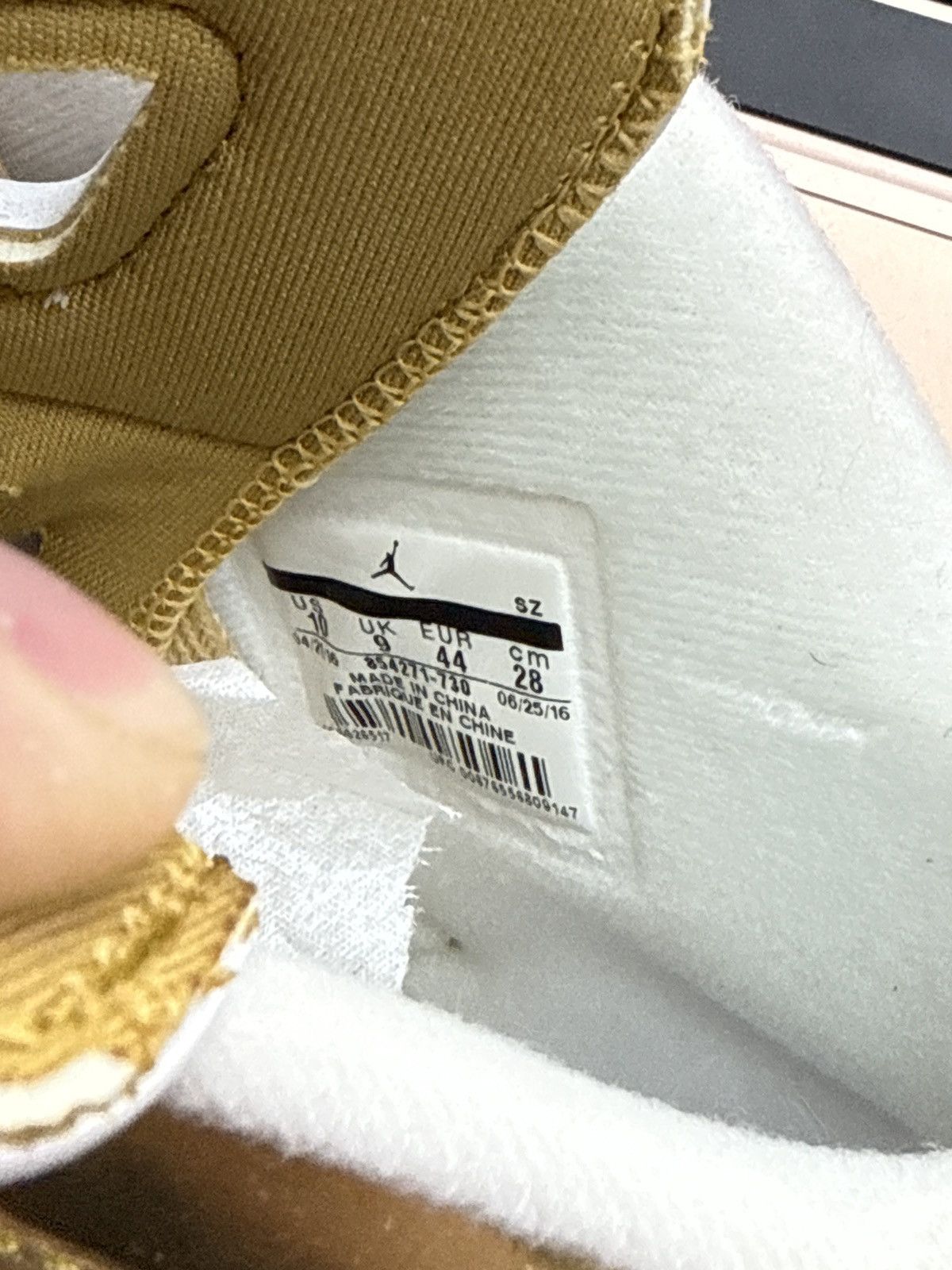 Jordan Brand Size 10 - Air Jordan 6 Retro Pinnacle (854271-730) Size US 10 / EU 43 - 17 Thumbnail