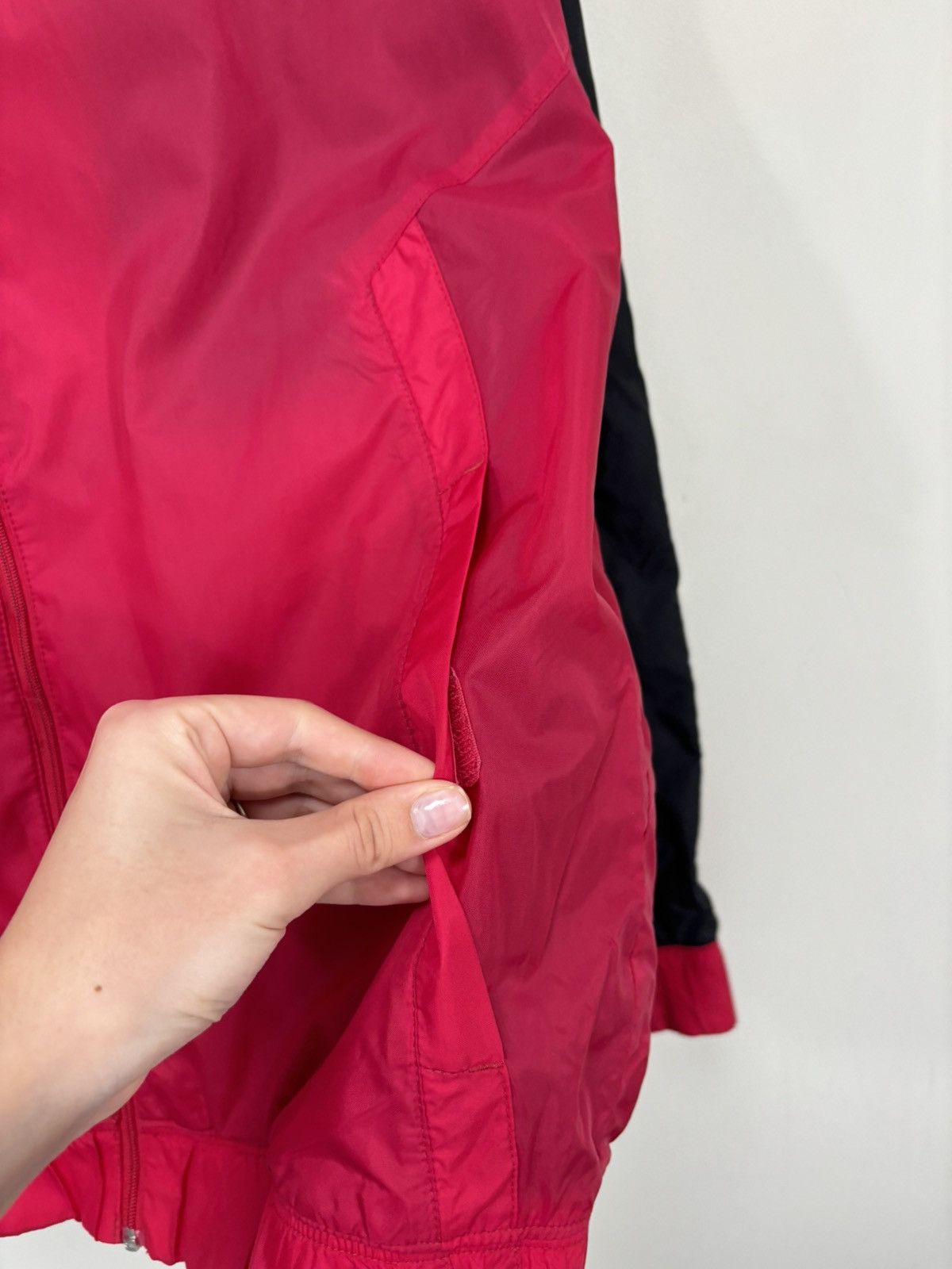 Nike Vintage Nike Y2K Retro Burgundy Full Zip Nylon Track Jacket Size US L / EU 52-54 / 3 - 10 Thumbnail