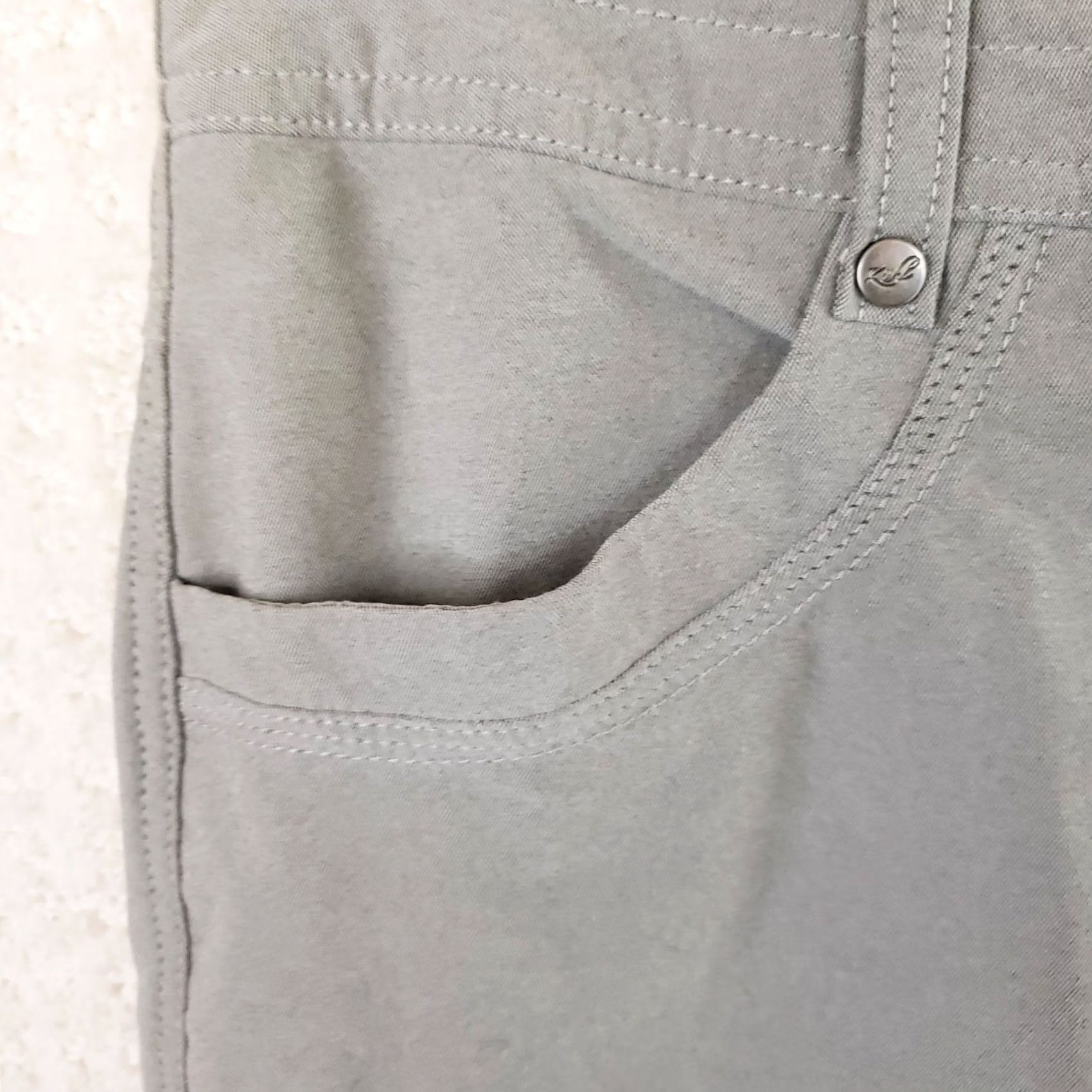 Olive Kuhl Trekr Shorts Women 6 Olive 10"Inseam Hiking Outdoor Regular Rise Mid Zip Button Green Outdoor Activewear Size 30" / US 8 / IT 44 - 6 Thumbnail