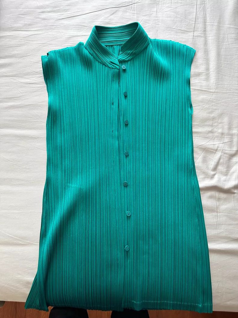 Issey Miyake Issey Miyake size:2 Turquoise pleated top Size XS / US 0-2 / IT 36-38 - 1 Thumbnail