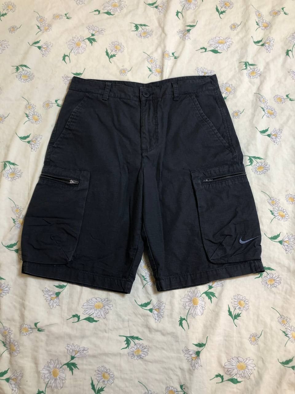 Nike Nike Cargo Board Shorts Summer Y2K Dual Pockets Vintage Size US 30 / EU 46 - 1 Thumbnail