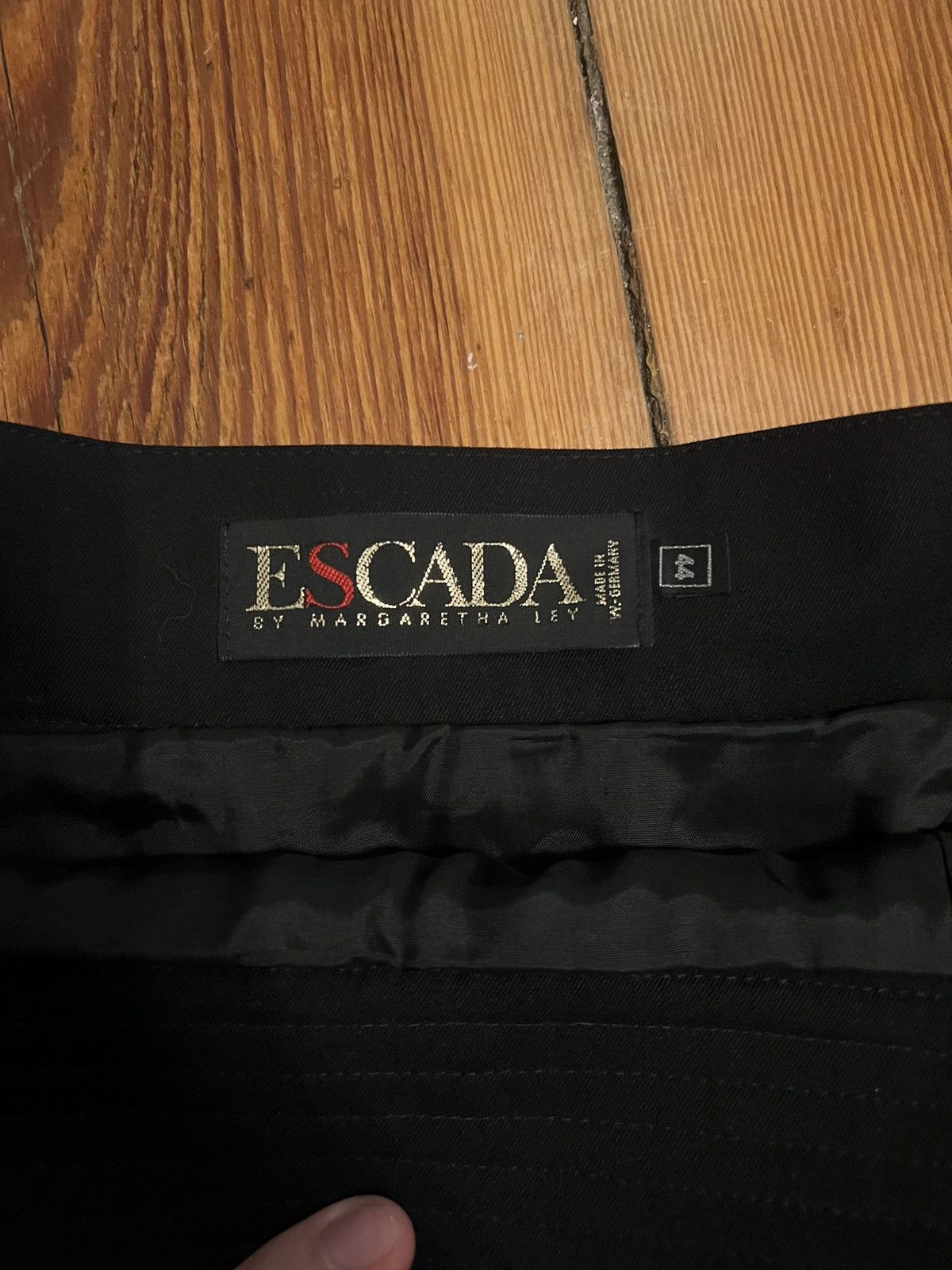 Escada Escada vintage skirt Size 30" / US 8 / IT 44 - 10 Thumbnail