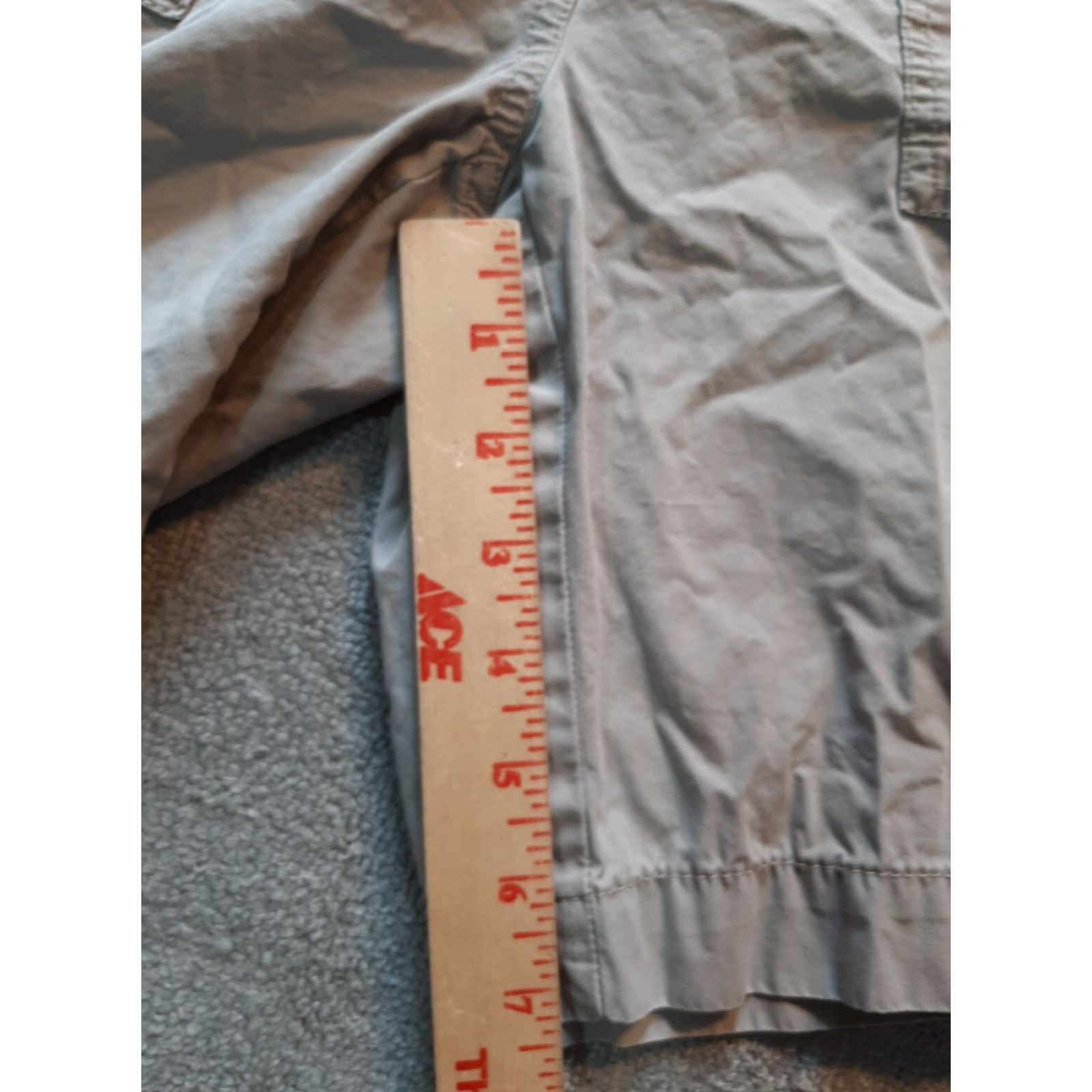 Van Heusen Van Heusen Shorts Women Size 8 Beige Bermuda 4 pocket Cotton Spandex Casual Golf Walking Mid Rise Flat Front Regular Rise Mens? Women? Size 30" / US 8 / IT 44 - 3 Thumbnail