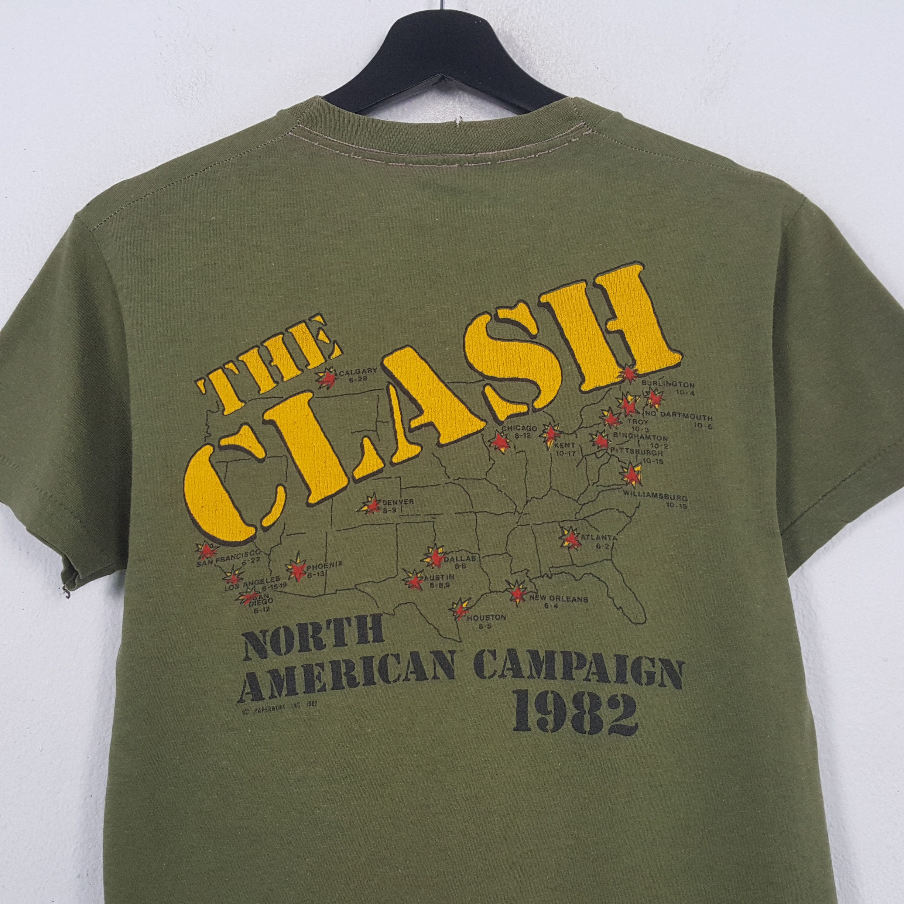 Band Tees The Clash Rock Band Vintage Tshirt 32 Size US S / EU 44-46 / 1 - 2 Thumbnail