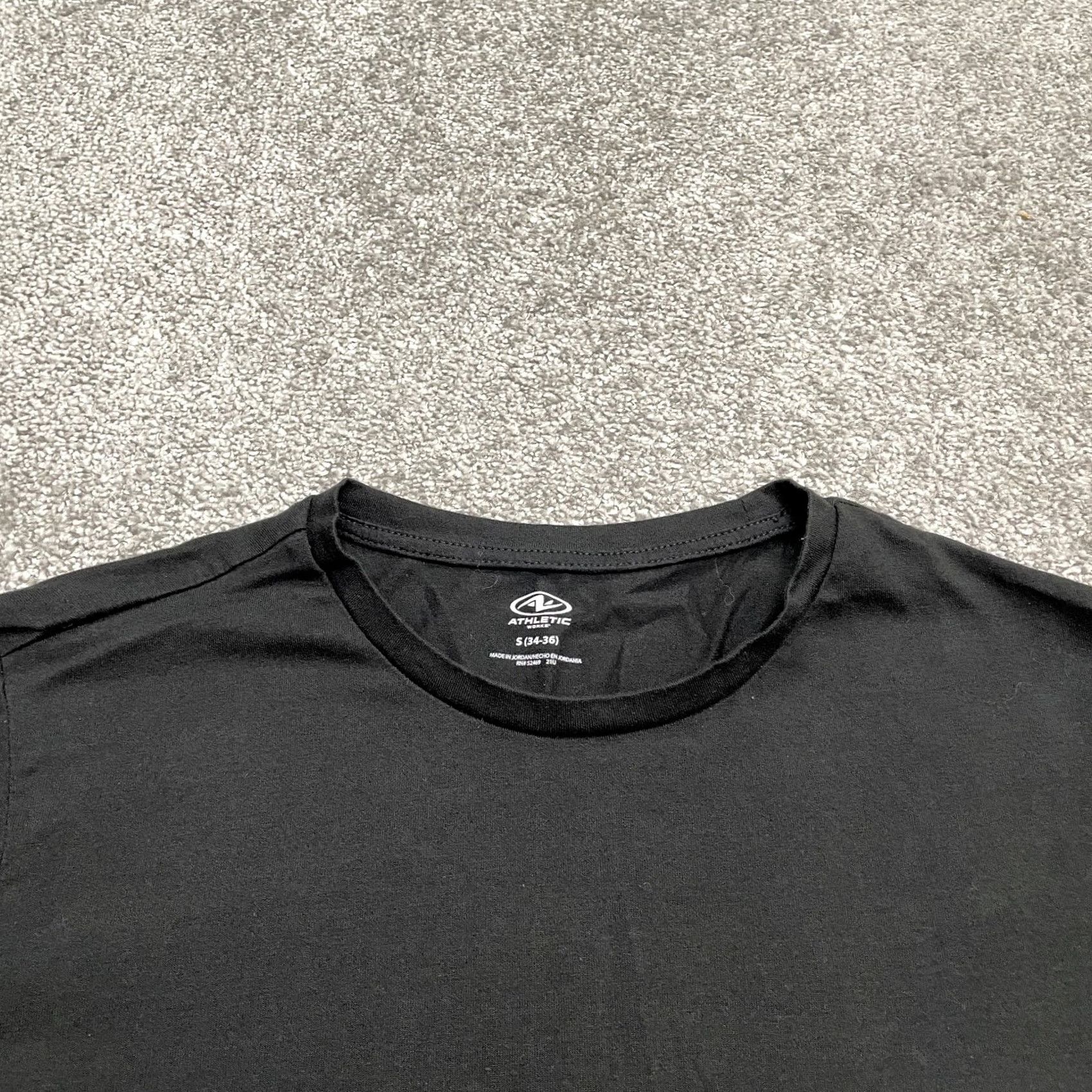 Athletic Works Athletic Works DriWorks T-Shirt Mens S Black Long Sleeve Crew Neck Tee Size US S / EU 44-46 / 1 - 3 Thumbnail
