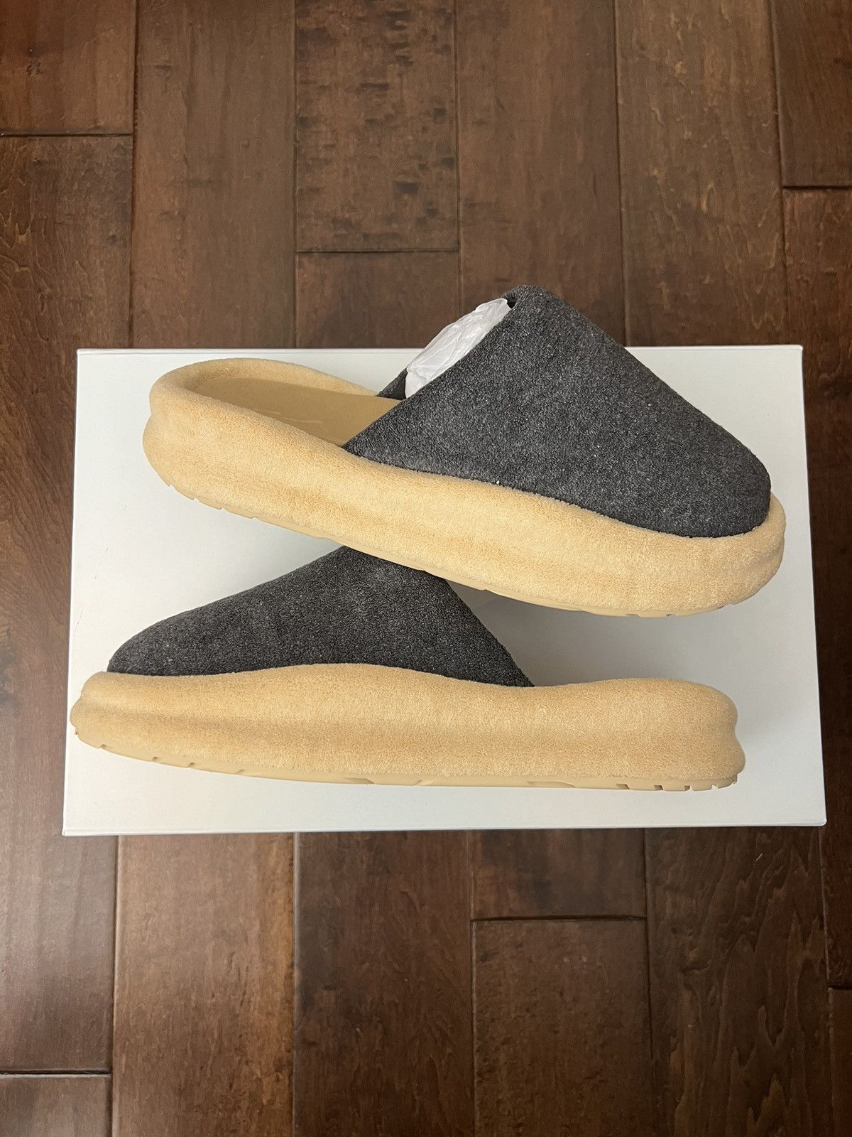 SKYLRK REST SLIPPER SKYLRK Reveals Vibrant New Range of Footwear