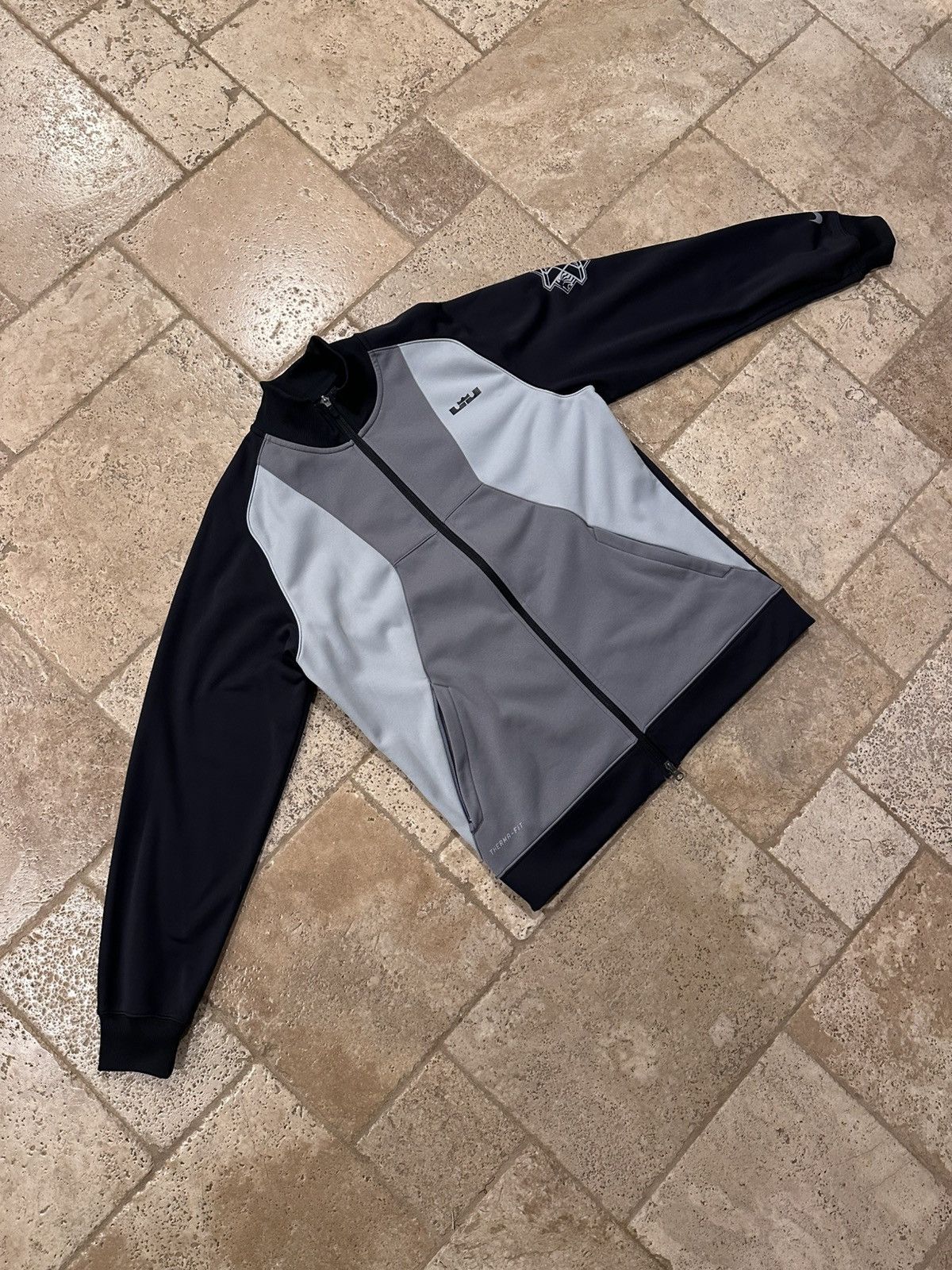 NBA × Nike × Vintage Nike LeBron James Diamond Collection Zip Up Track Jacket Size US L / EU 52-54 / 3 - 4 Thumbnail