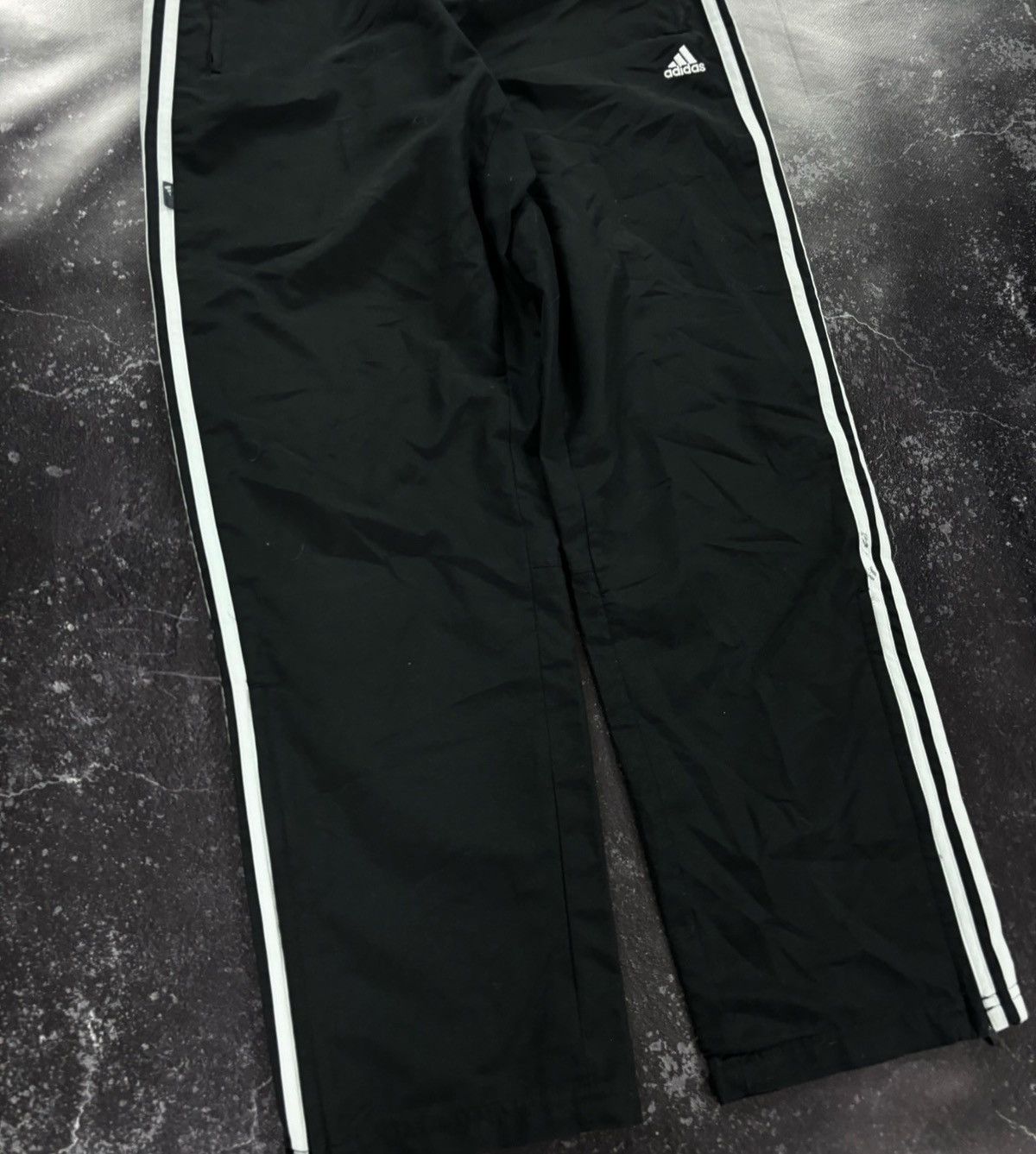 Adidas Adidas Three stripes baggy track pants Size 30" / US 8 / IT 44 - 3 Thumbnail