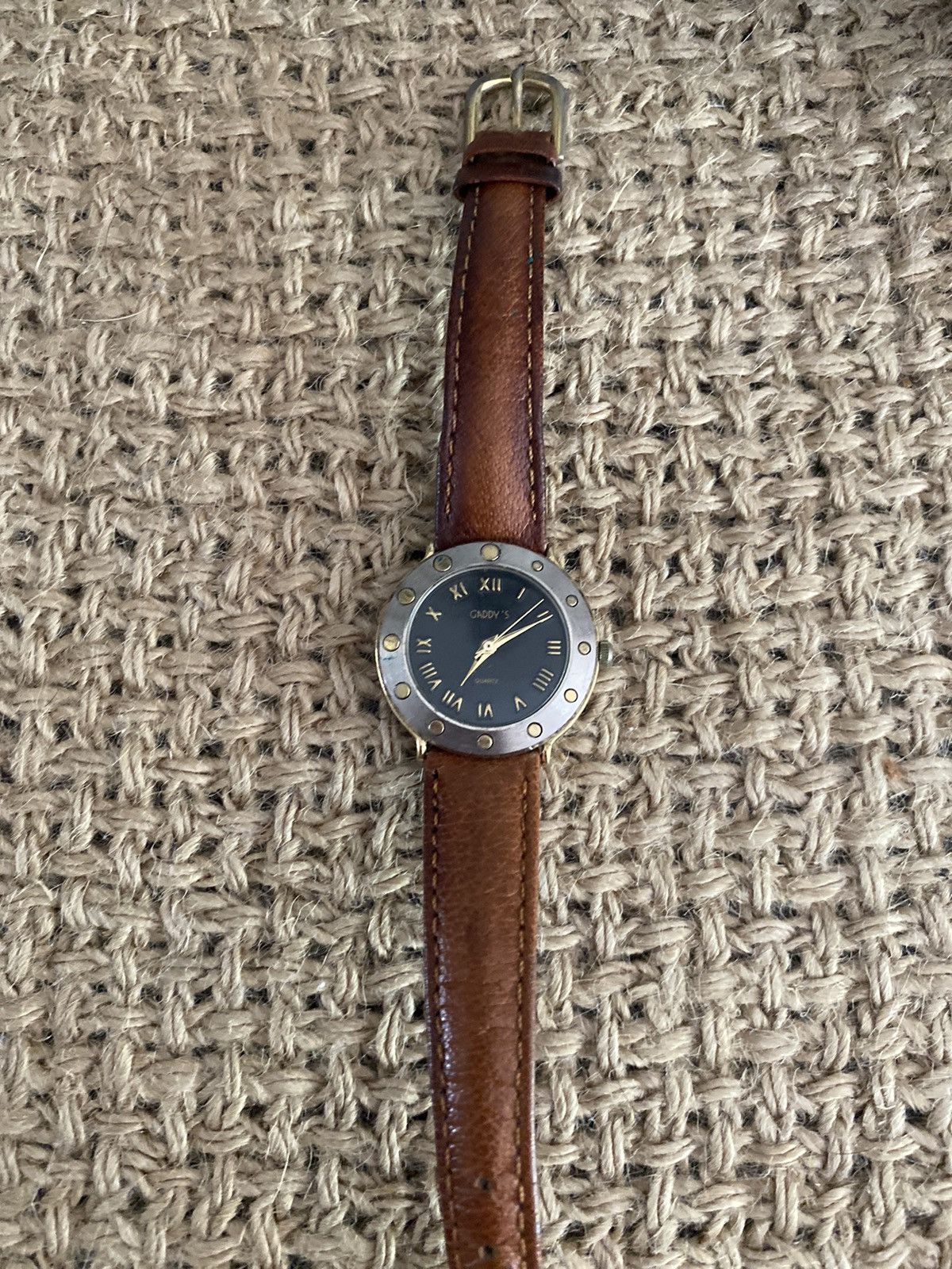 Other VINTAGE GADDY’S QUARTZ TWO TONED WATCH GENUINE LEATHER BAND Size ONE SIZE - 2 Thumbnail