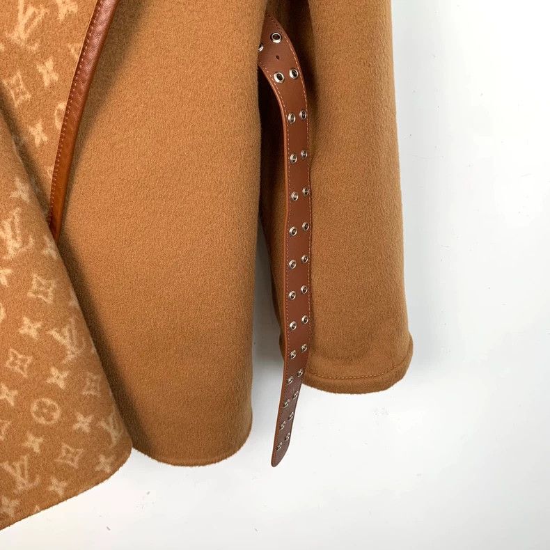 Louis Vuitton Louis Vuitton Brown interior logo, full print, hooded belt Size XXS / US 00 / IT 34 - 4 Thumbnail