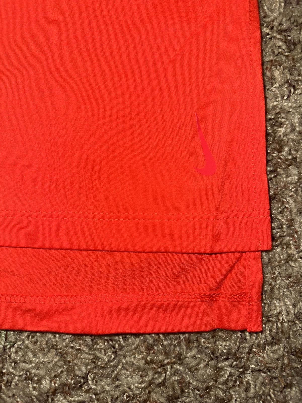 Nike Nike Women's Yoga Short-Sleeve Top Sample Size S / US 4 / IT 40 - 5 Thumbnail