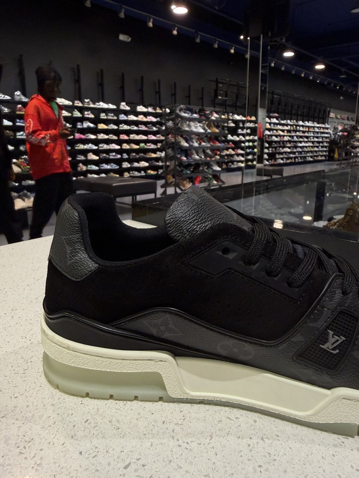 Louis Vuitton Size 6UK/7US - Louis Vuitton Trainer Low Top Black Size US 6 / EU 39 - 5 Thumbnail