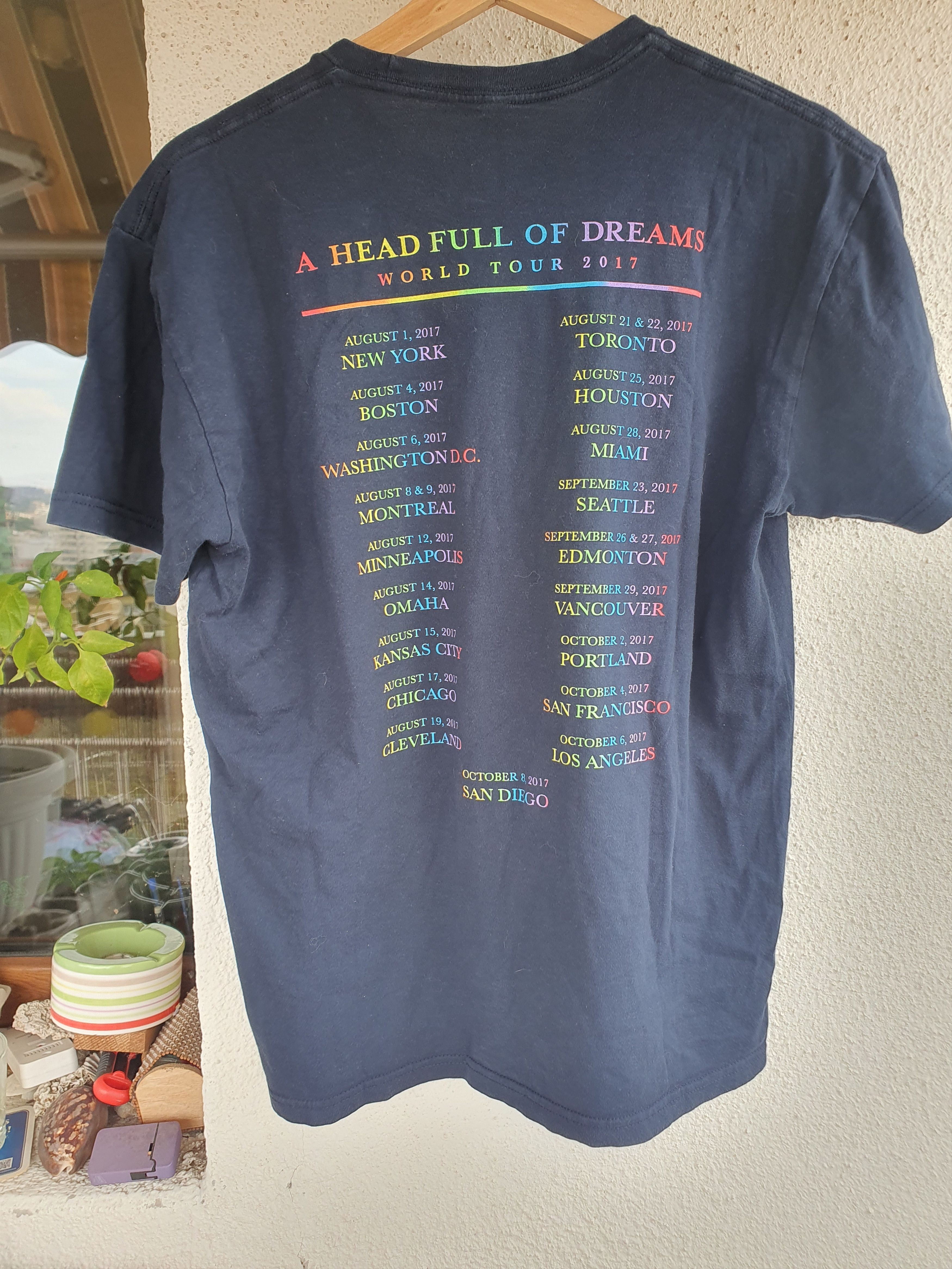 Band Tees Coldplay A Head Full Of Dreams 2017 Tour t-shirt sz M Size US M / EU 48-50 / 2 - 6 Thumbnail