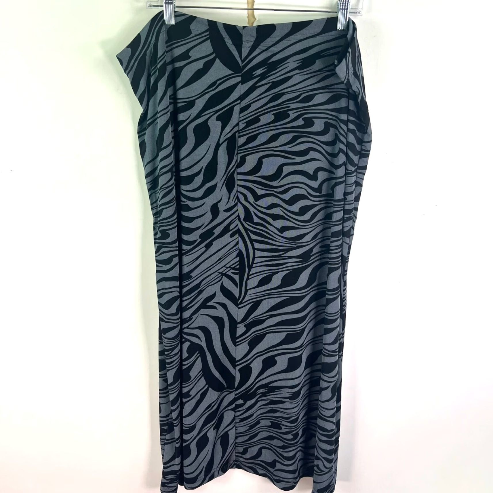 Vintage VINTAGE Carolyn Strauss Geometric Striped Maxi Skirt 1X Womens Gray/Black Polyester Spandex Midi? Long? Size 40" / US 18 - 7 Thumbnail