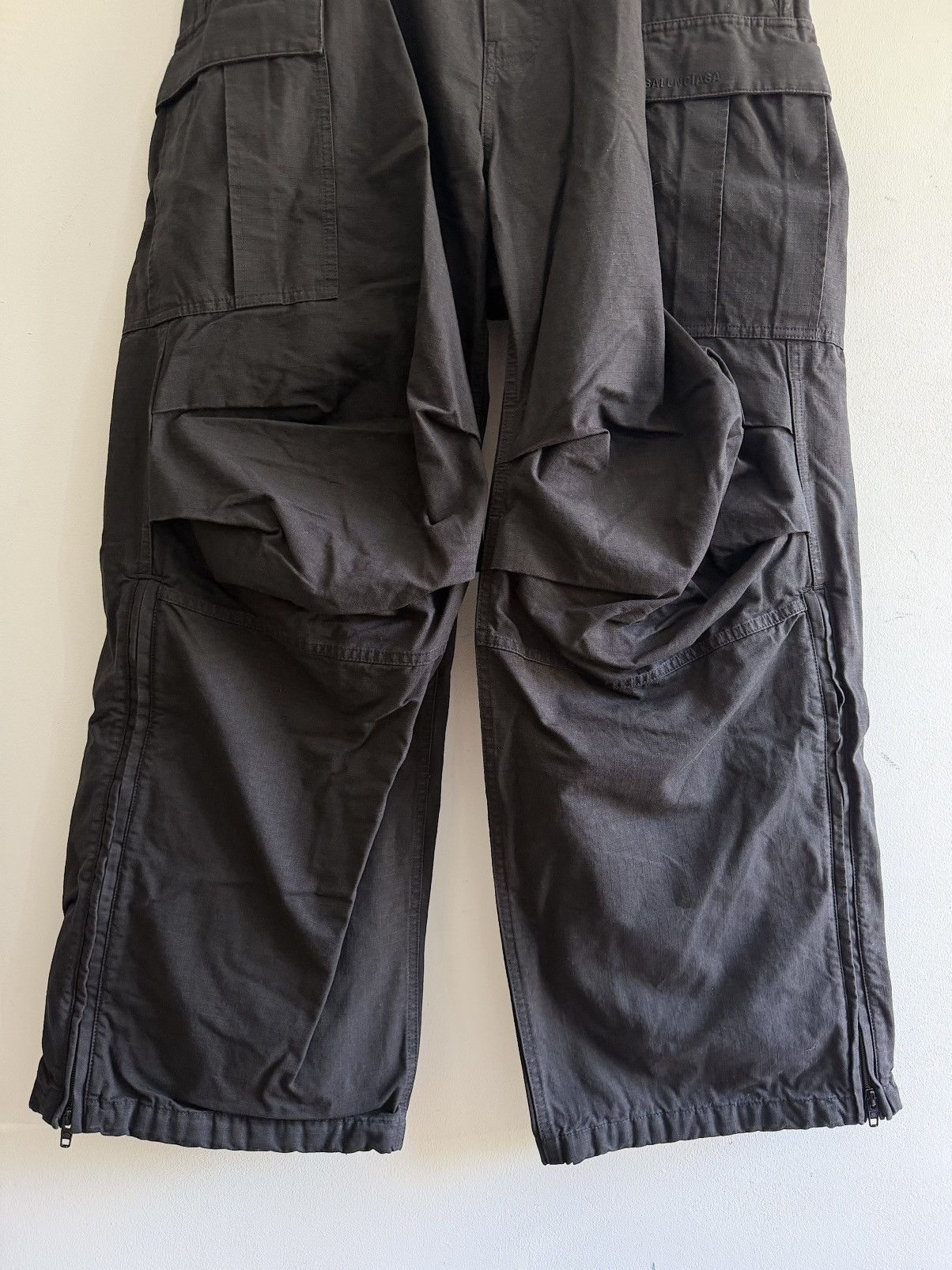 Balenciaga New Fall 22 Ripstop Pulled Cargo Pants (46) Fits US 34 EU 50 Size US 34 / EU 50 - 3 Thumbnail