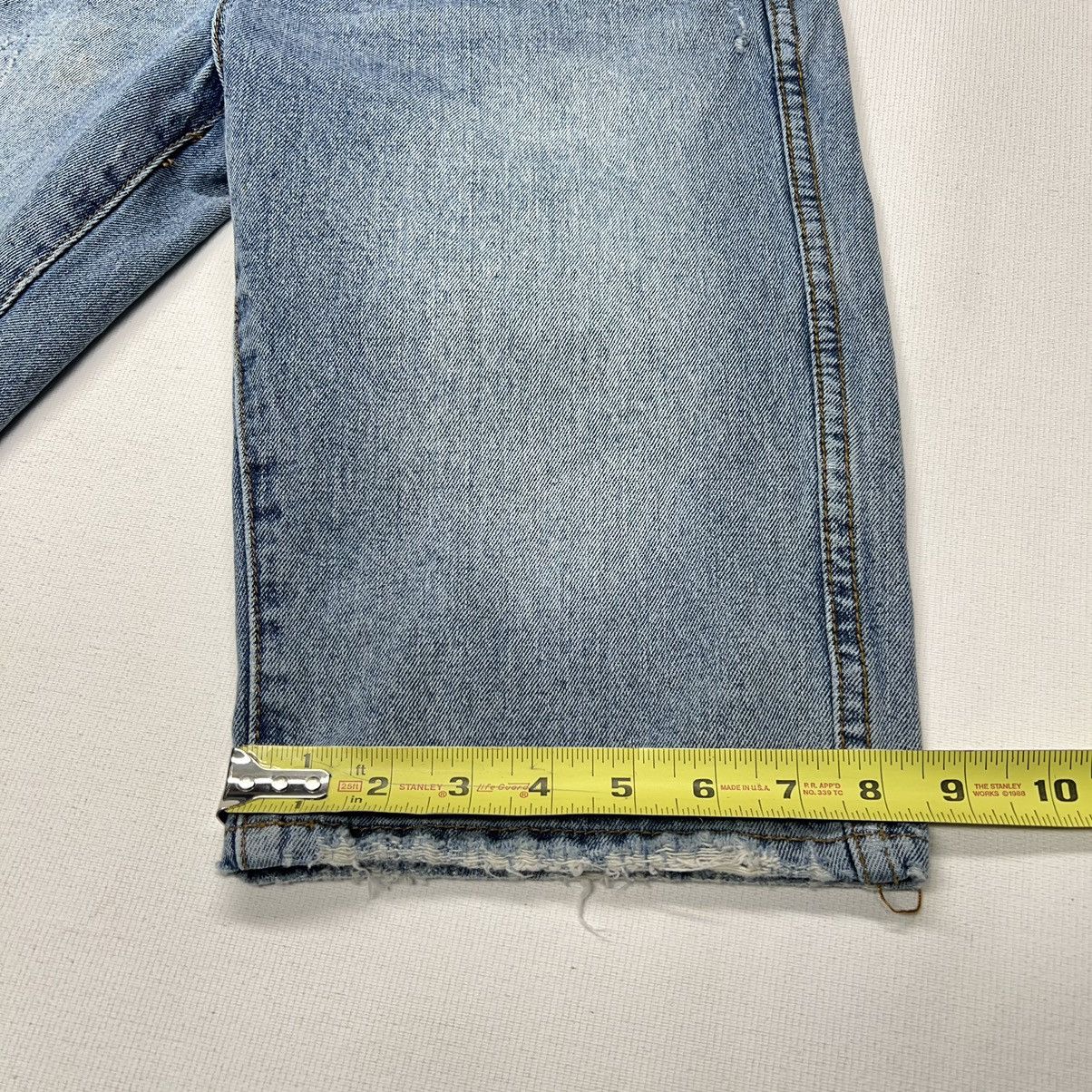 Cotton On Cotton On Jean Shorts Blue 90s Denim Distressed Ripped Faded Size US 28 / EU 44 - 16 Thumbnail