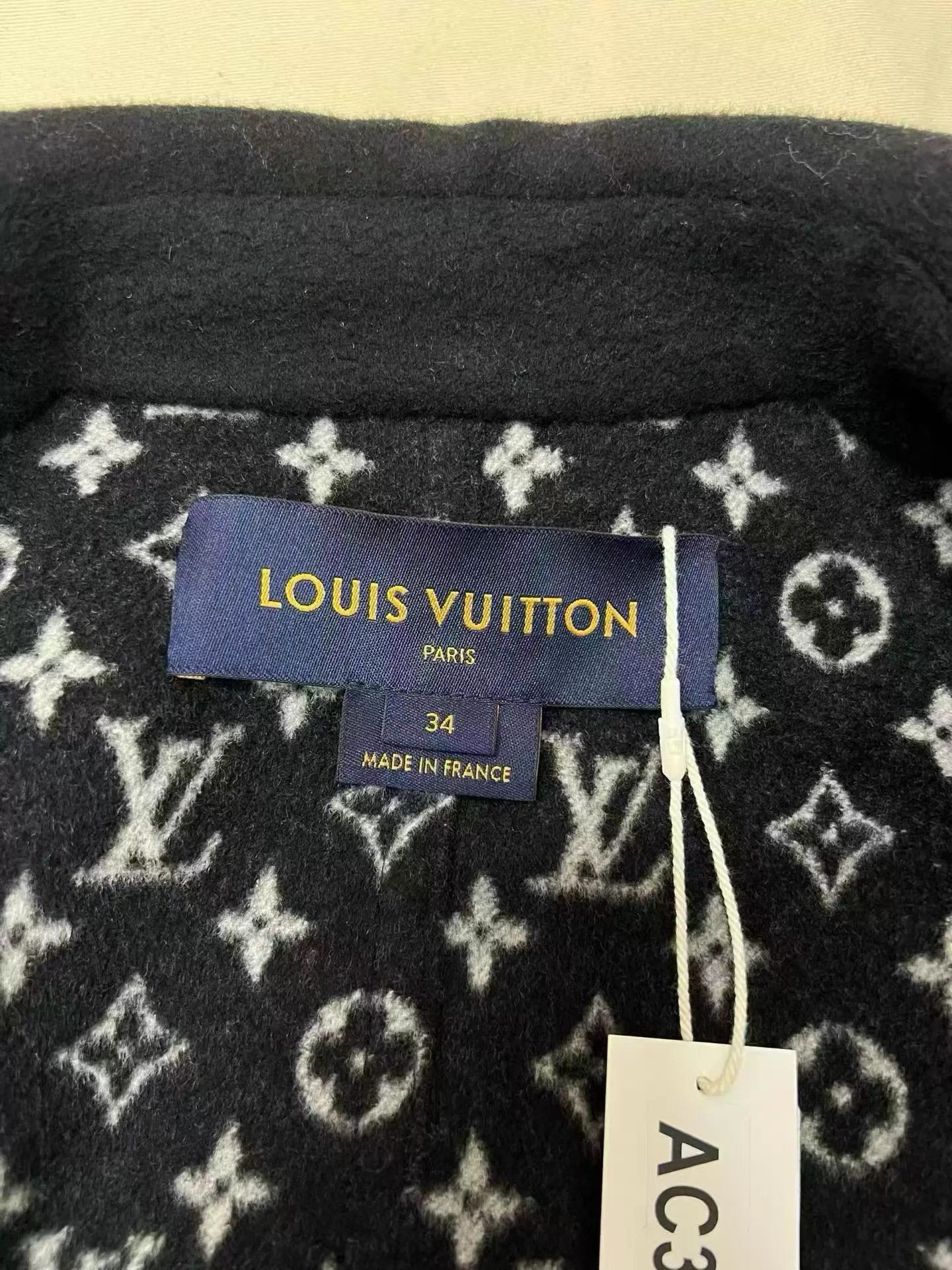 Louis Vuitton LV full logo print wool long coat 34 Size XS / US 0-2 / IT 36-38 - 3 Thumbnail
