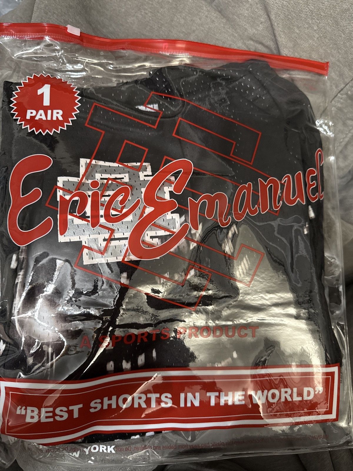 Eric Emanuel Eric Emanuel “BLACK SKYLINE NYC” shorts Size US 40 / EU 56 - 3 Thumbnail