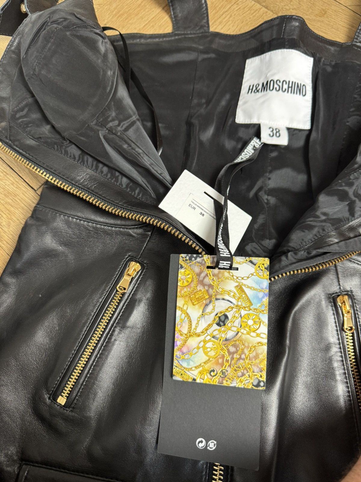 H&M × Moschino NEW Moschino x H&M Black Leather Dress Gold Details Size M / US 6-8 / IT 42-44 - 6 Thumbnail