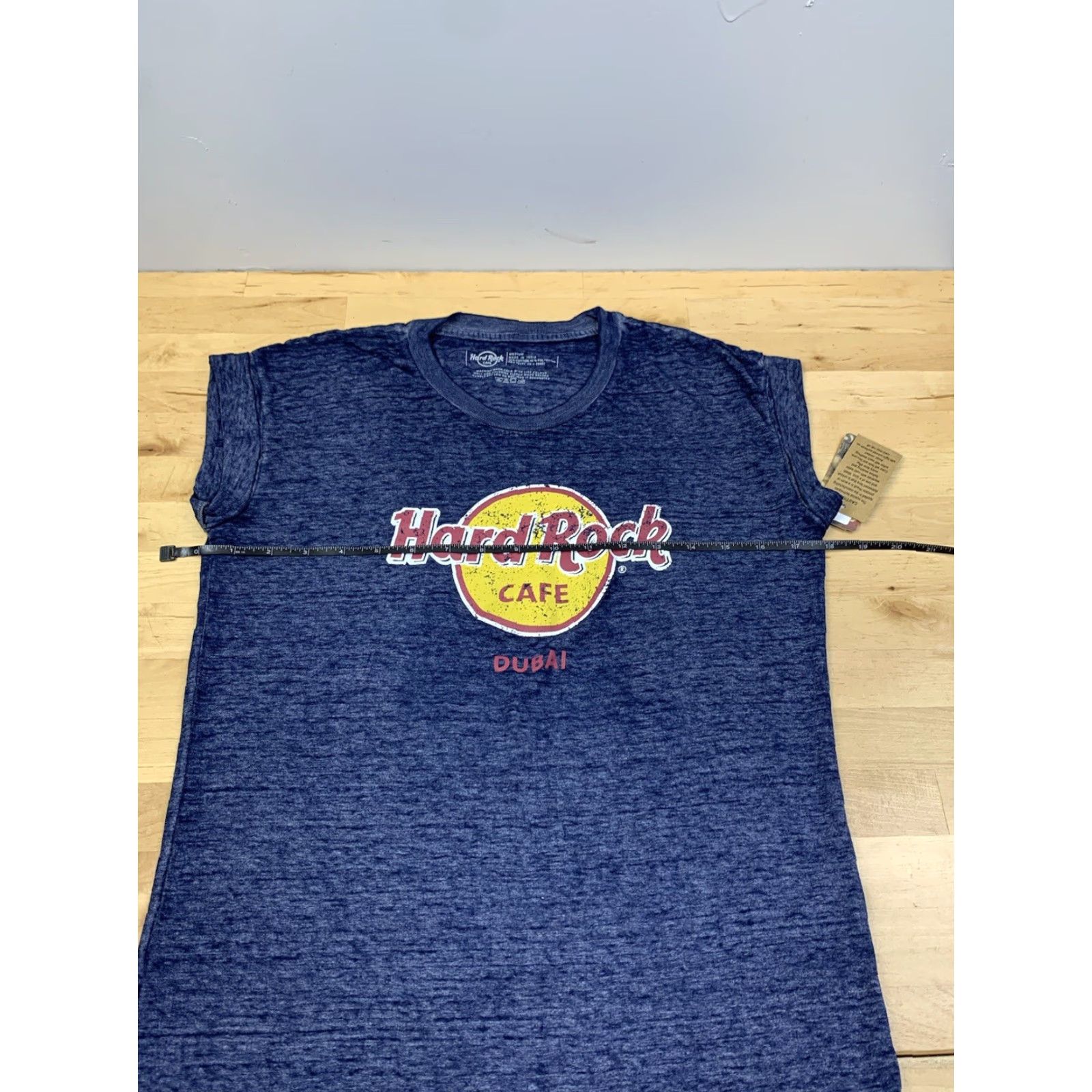 Hard Rock Cafe VINTAGE Hard Rock Cafe Dubai Boyfriend Tee Womens M Blue Short Sleeve Crew Neck T-Shirt Casual Shirt(NWT) Size 32" / US 10 / IT 46 - 7 Thumbnail