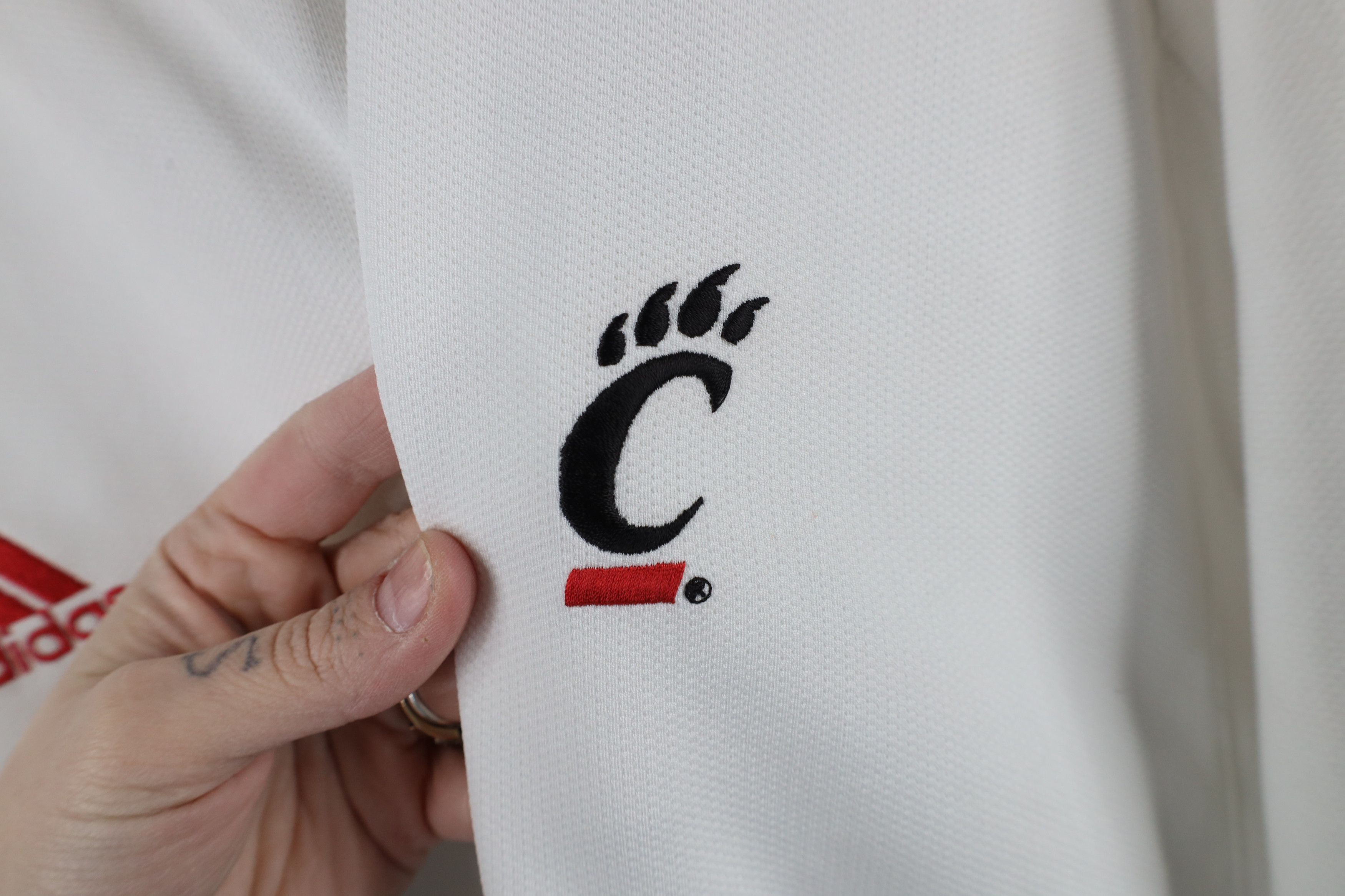 Adidas × Vintage Adidas University of Cincinnati Football T-Shirt White Size US XL / EU 56 / 4 - 6 Thumbnail