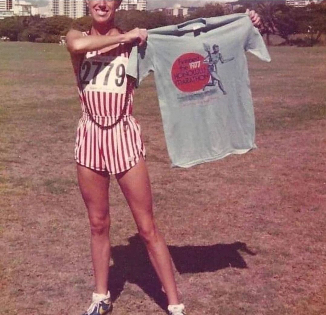 Nike Vintage Nike finished the 1977 Honolulu Marathon tee Size US L / EU 52-54 / 3 - 8 Thumbnail