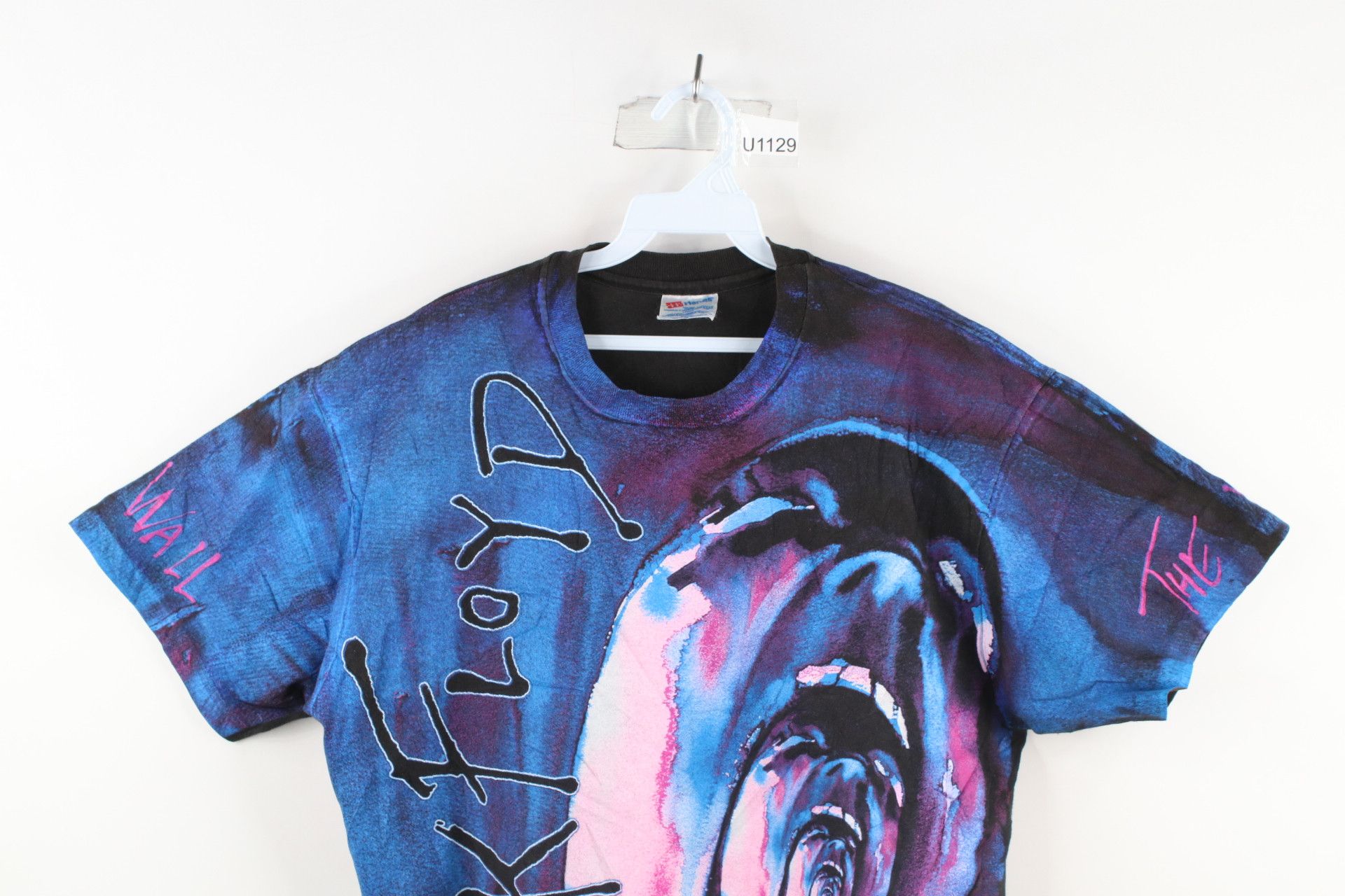 Vintage Vintage 90s All Over Print The Wall Pink Floyd Band T-Shirt Size US L / EU 52-54 / 3 - 2 Thumbnail