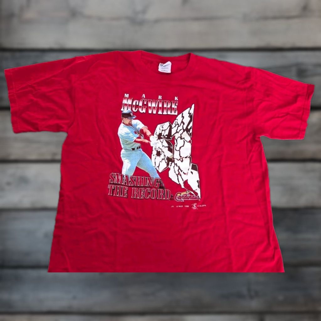 Gildan VINTAGE 1998 Mark McGwire 61 Home Runs Smashing The Record Tee Shirt Red XL Gildan Heavy Cotton Baseball MLB Cardinals Shirt Mens Size US XL / EU 56 / 4 - 1 Thumbnail