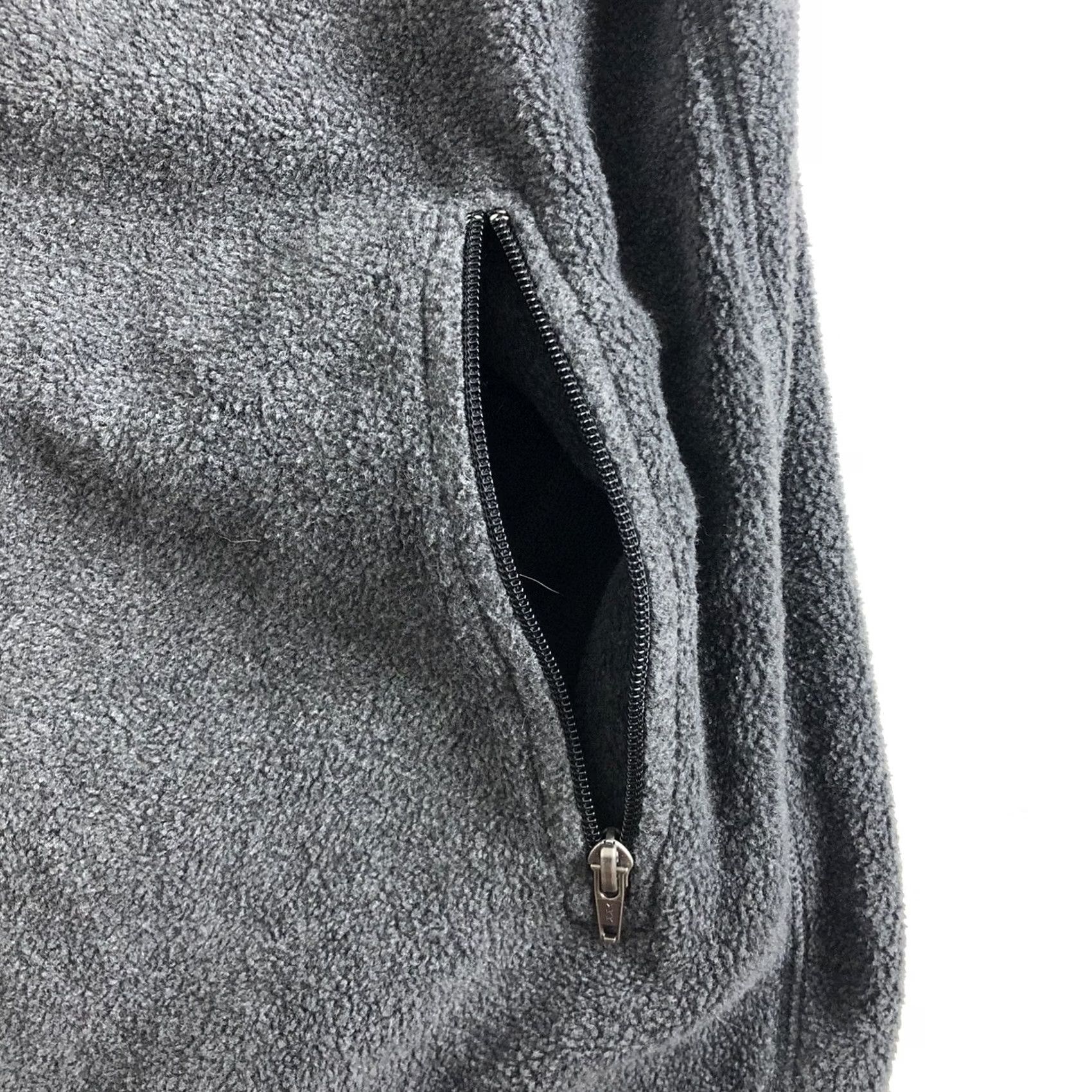 Gap GAP Fleece Vest Mens Large Gray Solid Full Zip Sweater Polyester Blend Size US L / EU 52-54 / 3 - 5 Thumbnail