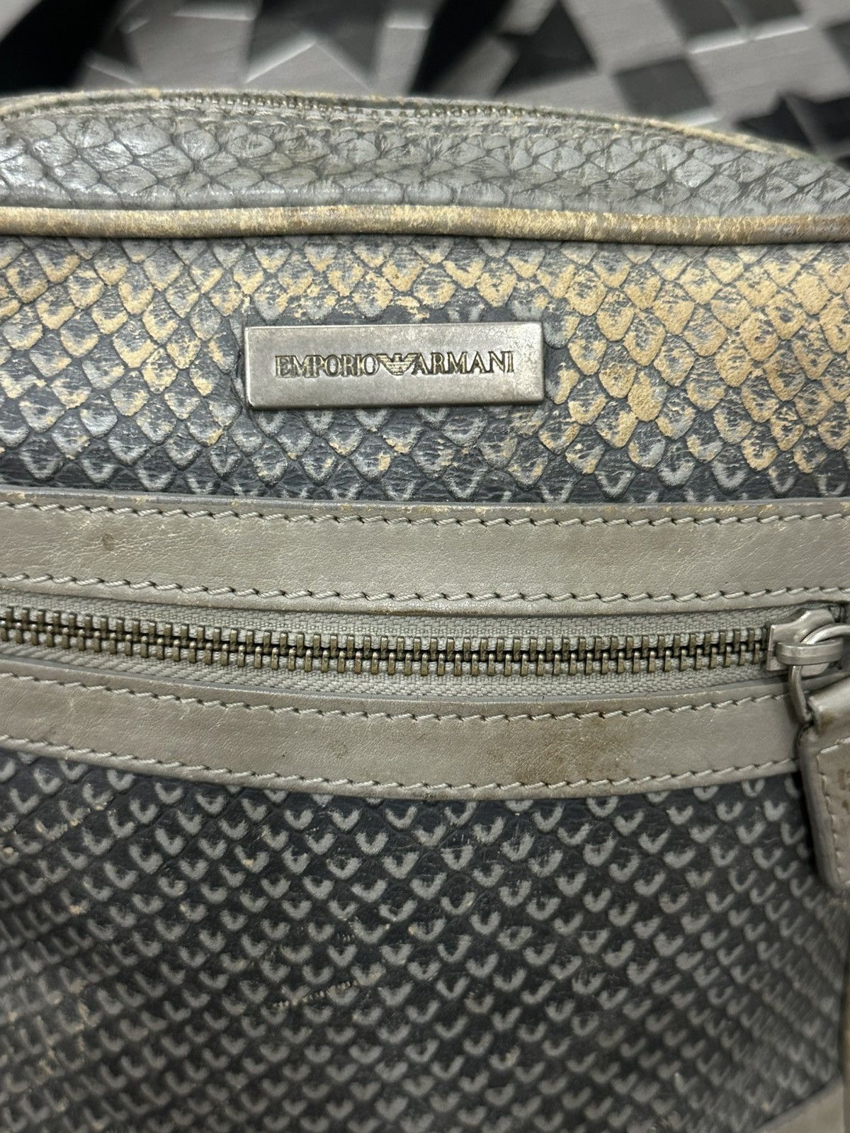 Emporio Armani Vintage 1990 Emporio Armani Fish Leather Sling Bag Size ONE SIZE - 4 Thumbnail