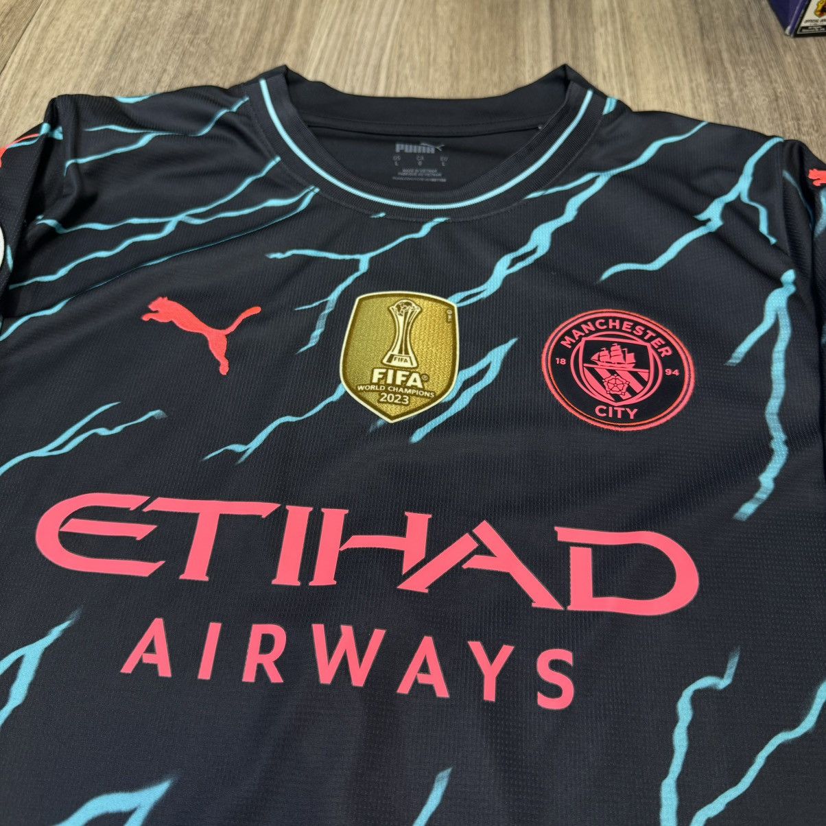 Puma Manchester City 23/24 C/L away shirt #2 Walker Size US L / EU 52-54 / 3 - 3 Thumbnail