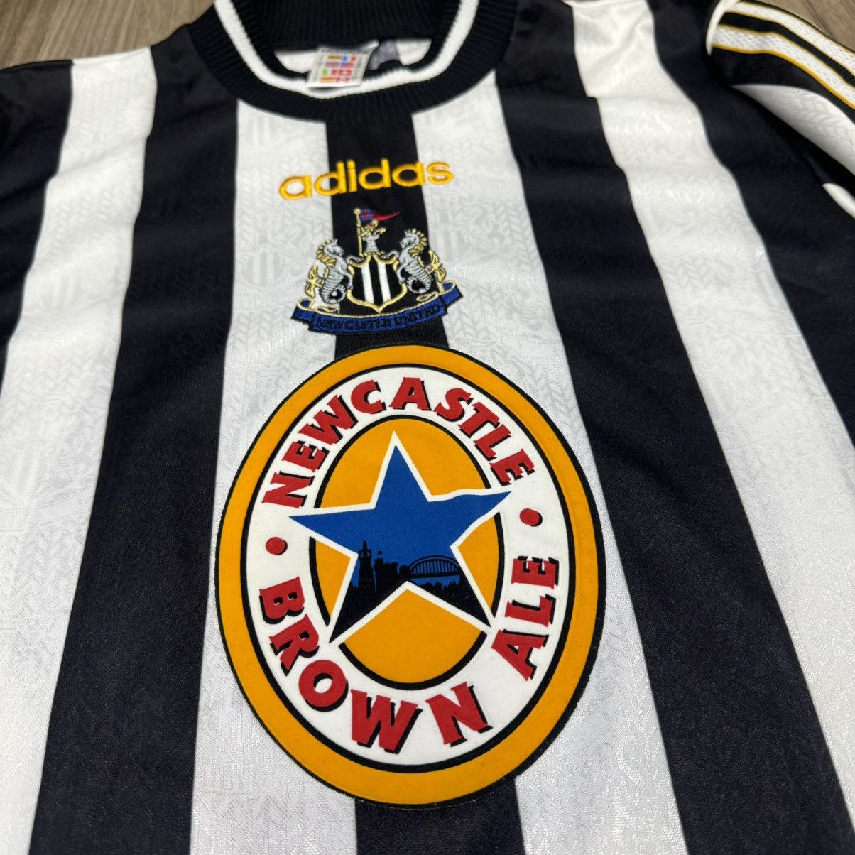 Adidas Newcastle 97/99 home shirt #9 Shearer Size US S / EU 44-46 / 1 - 3 Thumbnail