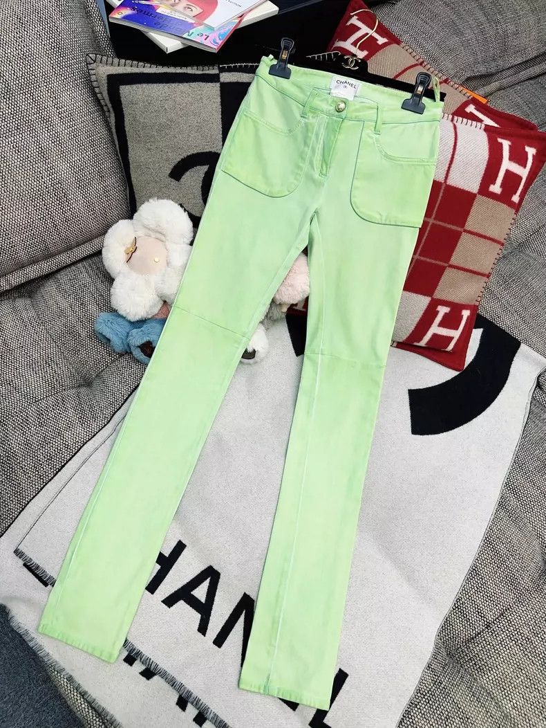 Chanel Chanel Green casual trousers Size 42" / US 20 - 1 Thumbnail