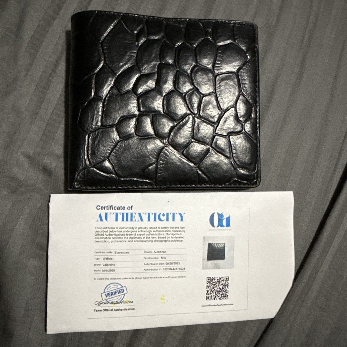 Valentino Valentino Black Gator Print Size ONE SIZE - 18 Thumbnail