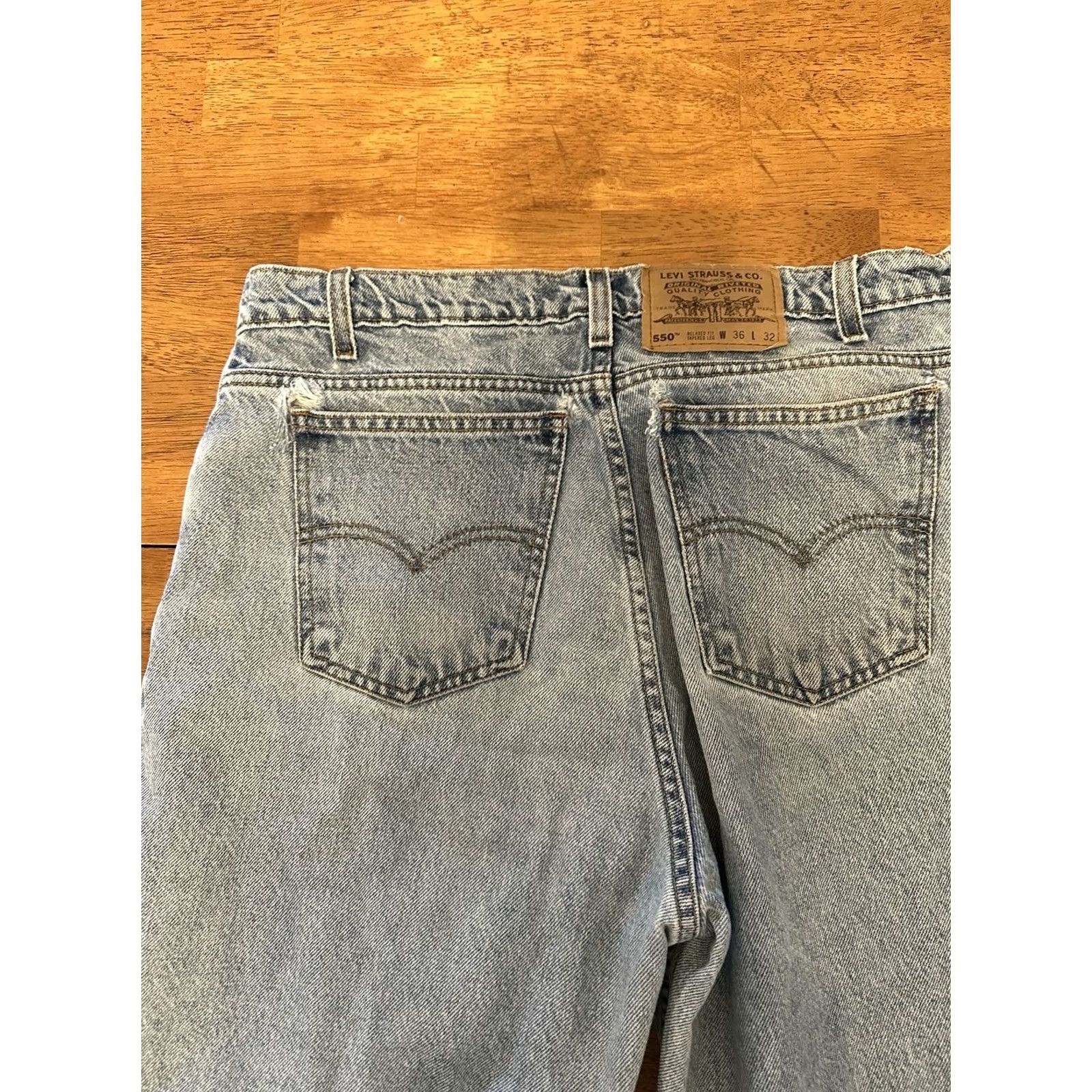 Levi's VINTAGE Levis 550 Jeans 36x32 Regular Men Blue Denim Size US 36 / EU 52 - 4 Thumbnail