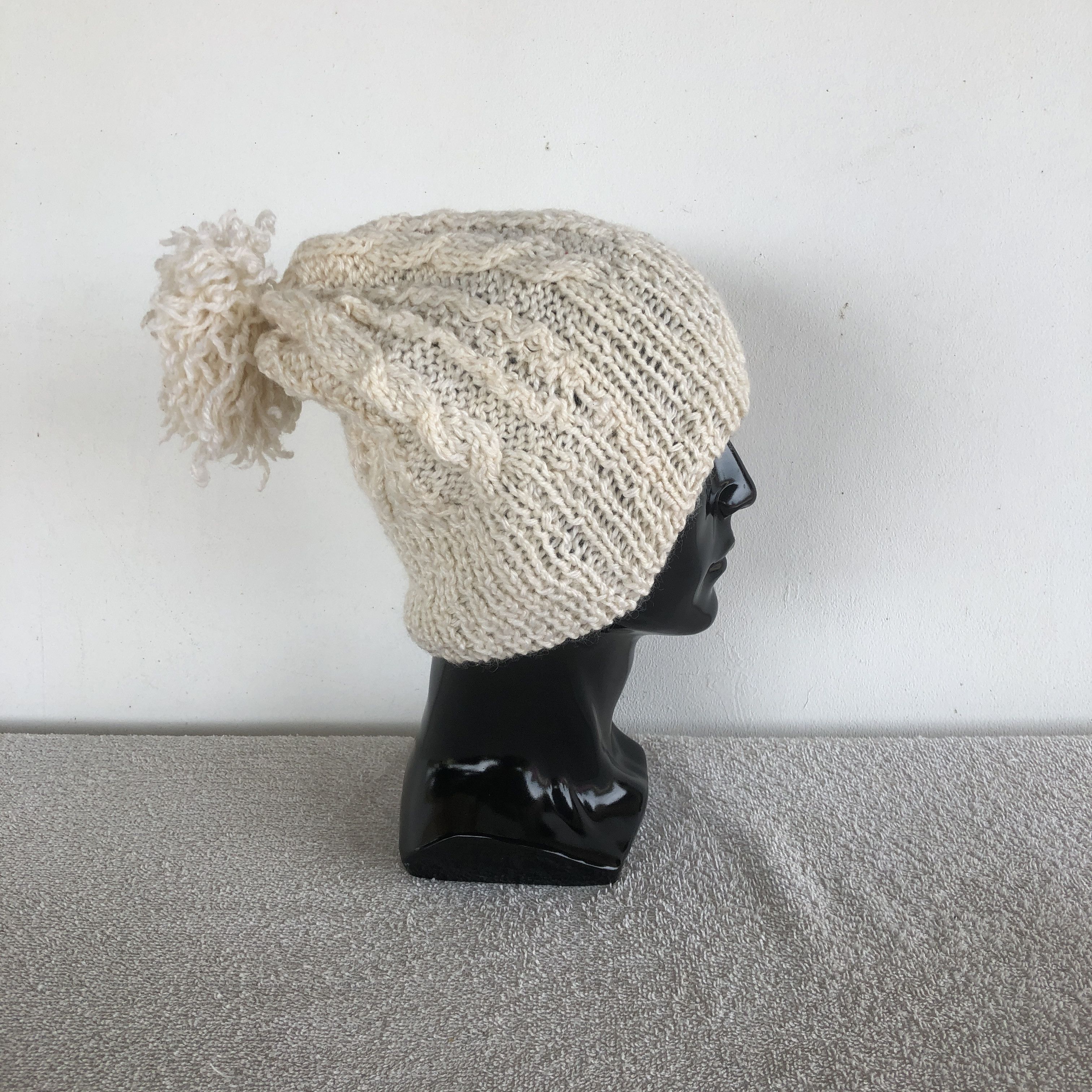 Vintage Vintage Aran Isle Knitted Beanie Pom Pom Snow Caps Hats Size ONE SIZE - 3 Thumbnail