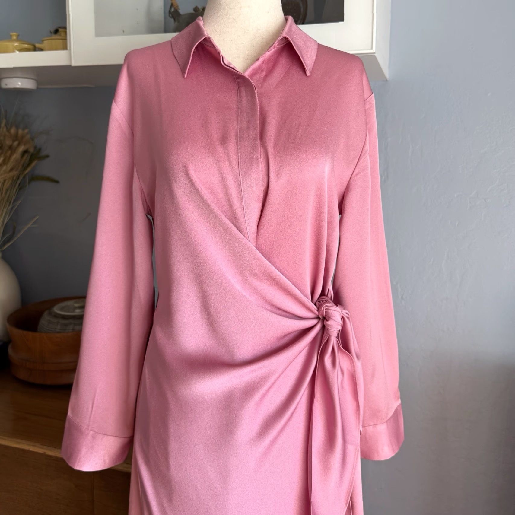 Vintage Taylor Tillman Samantha Pink Wrap Midi Dress Satin XS Women's Midi Dress Satin Size XS / US 0-2 / IT 36-38 - 5 Thumbnail