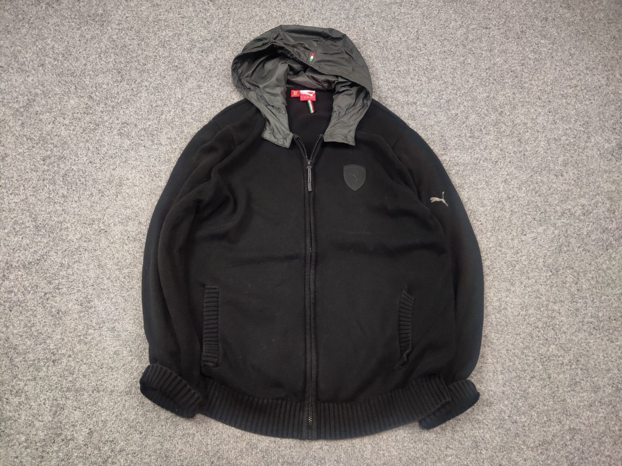 Ferrari × Puma Puma x Ferrari Logo Black Zip hoodie Knit Jacket Vintage Size US L / EU 52-54 / 3 - 2 Thumbnail